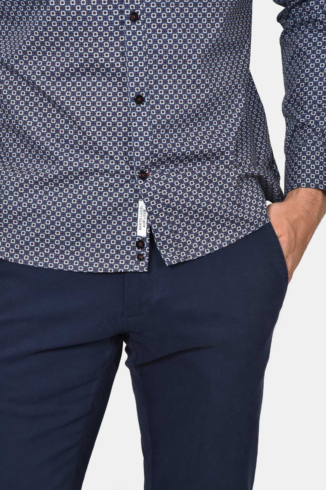 ανδρικό-εμπριμέ-πουκάμισο-custom-fit-από-100%-βαμβάκι-απαλή-υφή-με-φυσική-αναπνοή