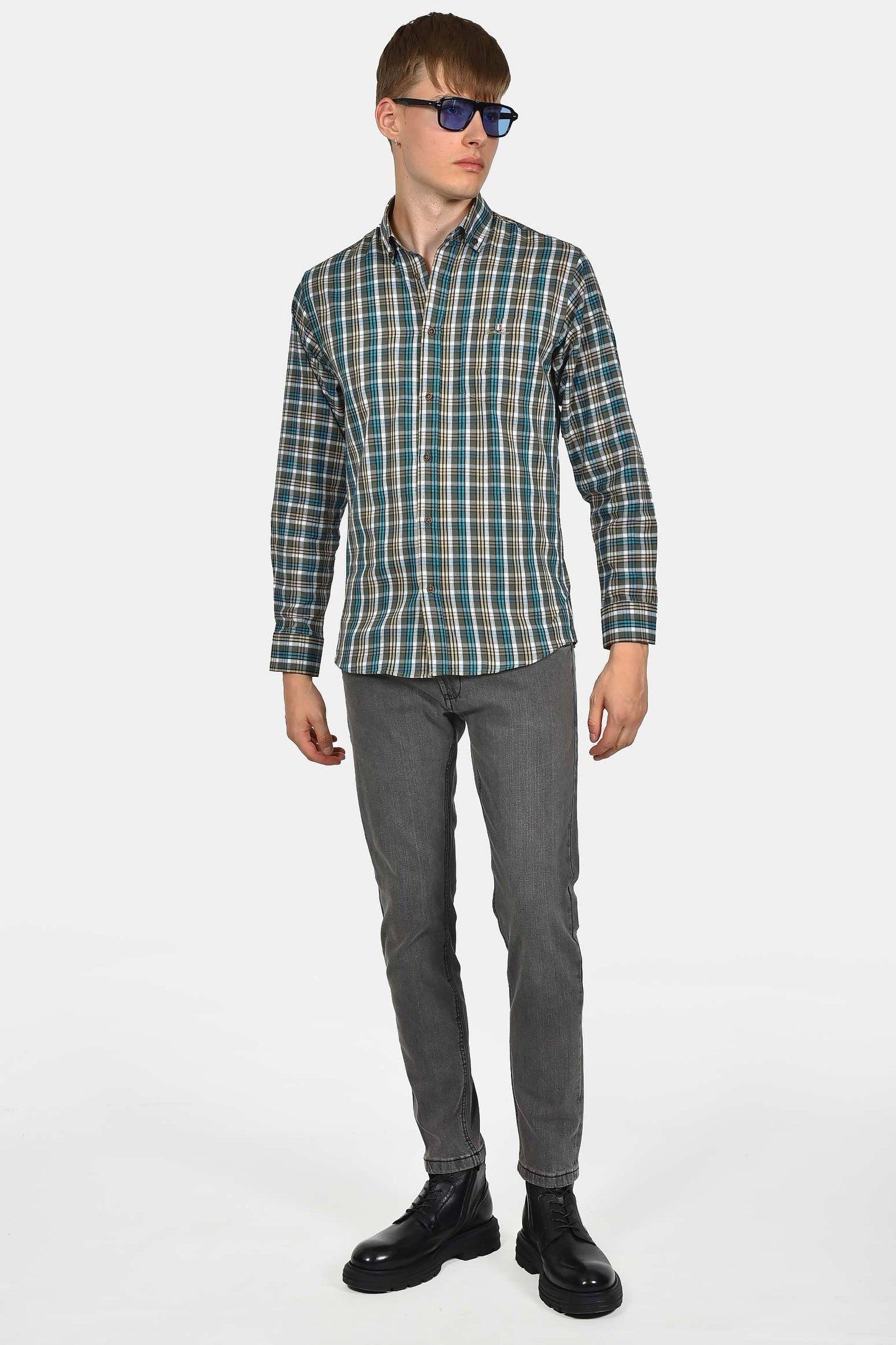 ανδρικό-πουκάμισο-normal-fit-με-κλασικό-καρό-σχέδιο