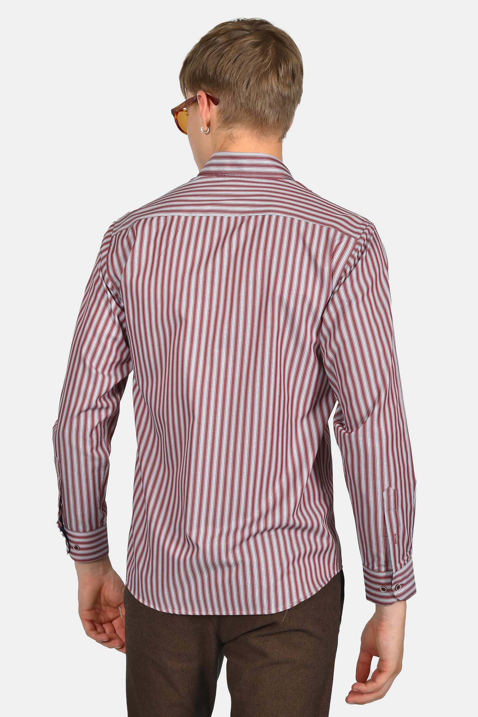 ανδρικό-ριγέ-πουκάμισο-slim-fit-με-τσέπη-στο-στήθος