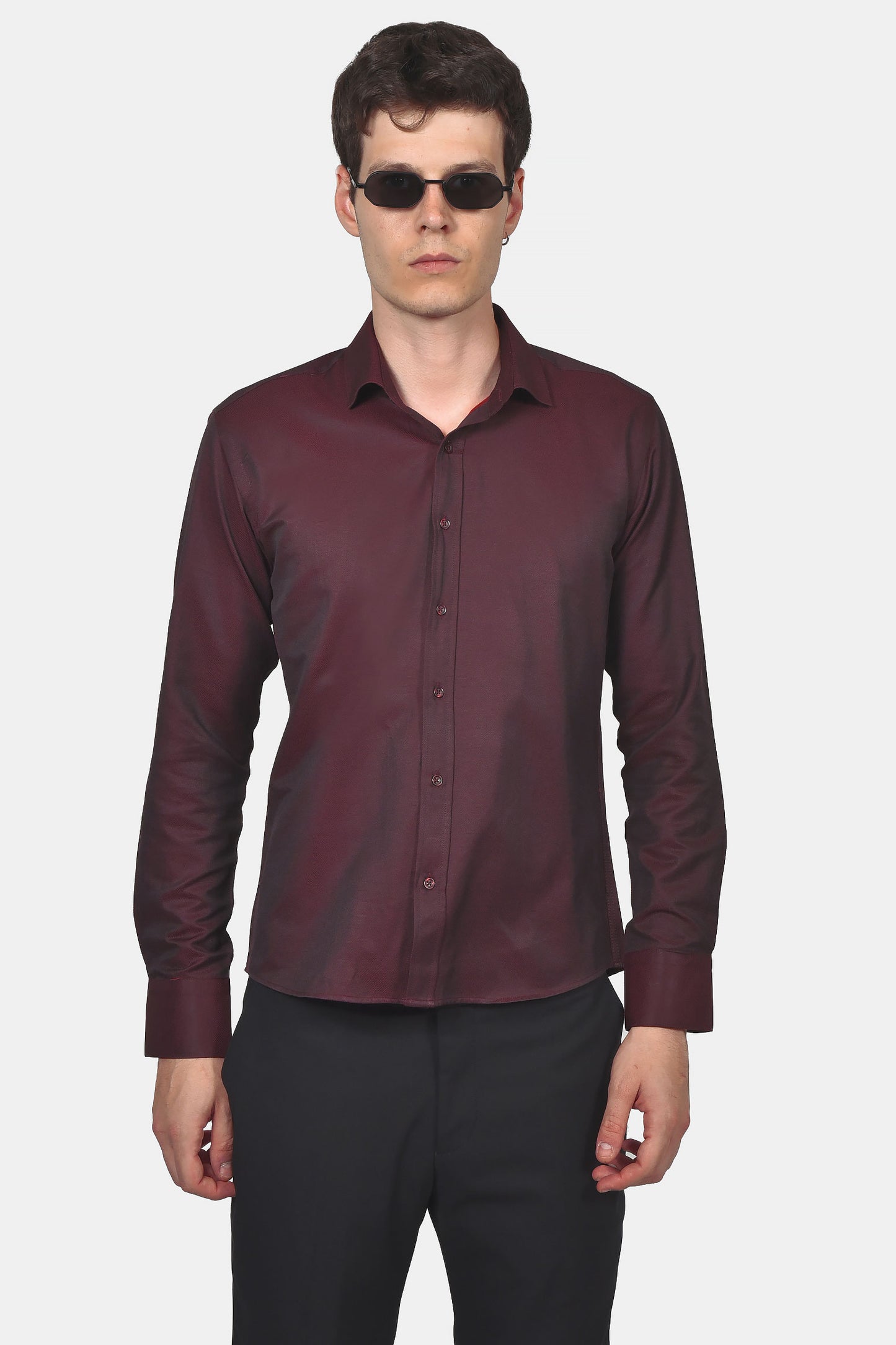 ανδρικό-επίσημο-πουκάμισο-σε-στενή-γραμμή-με-γυαλιστερή-ύφανση