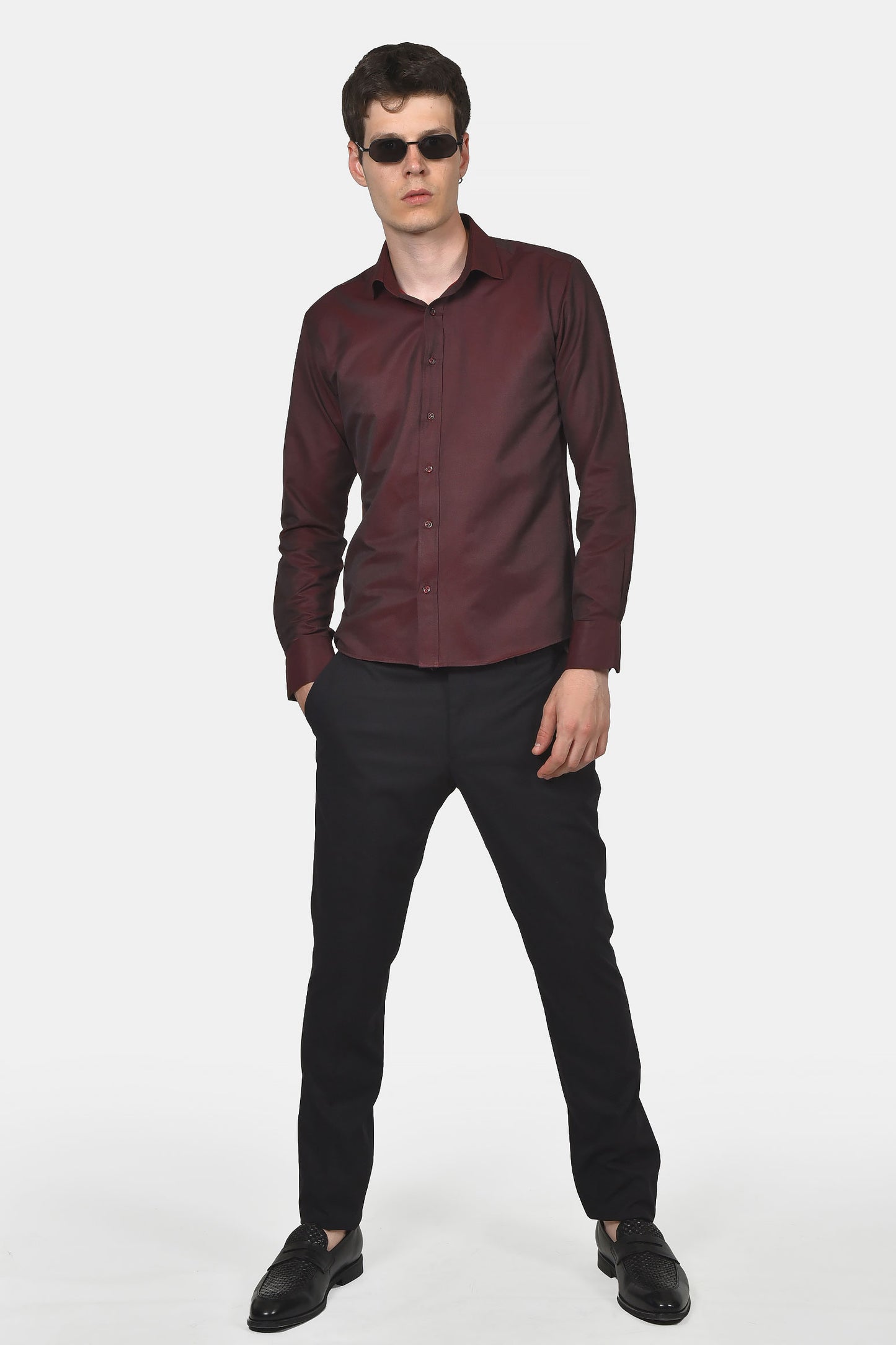 ανδρικό-επίσημο-πουκάμισο-σε-στενή-γραμμή-με-γυαλιστερή-ύφανση