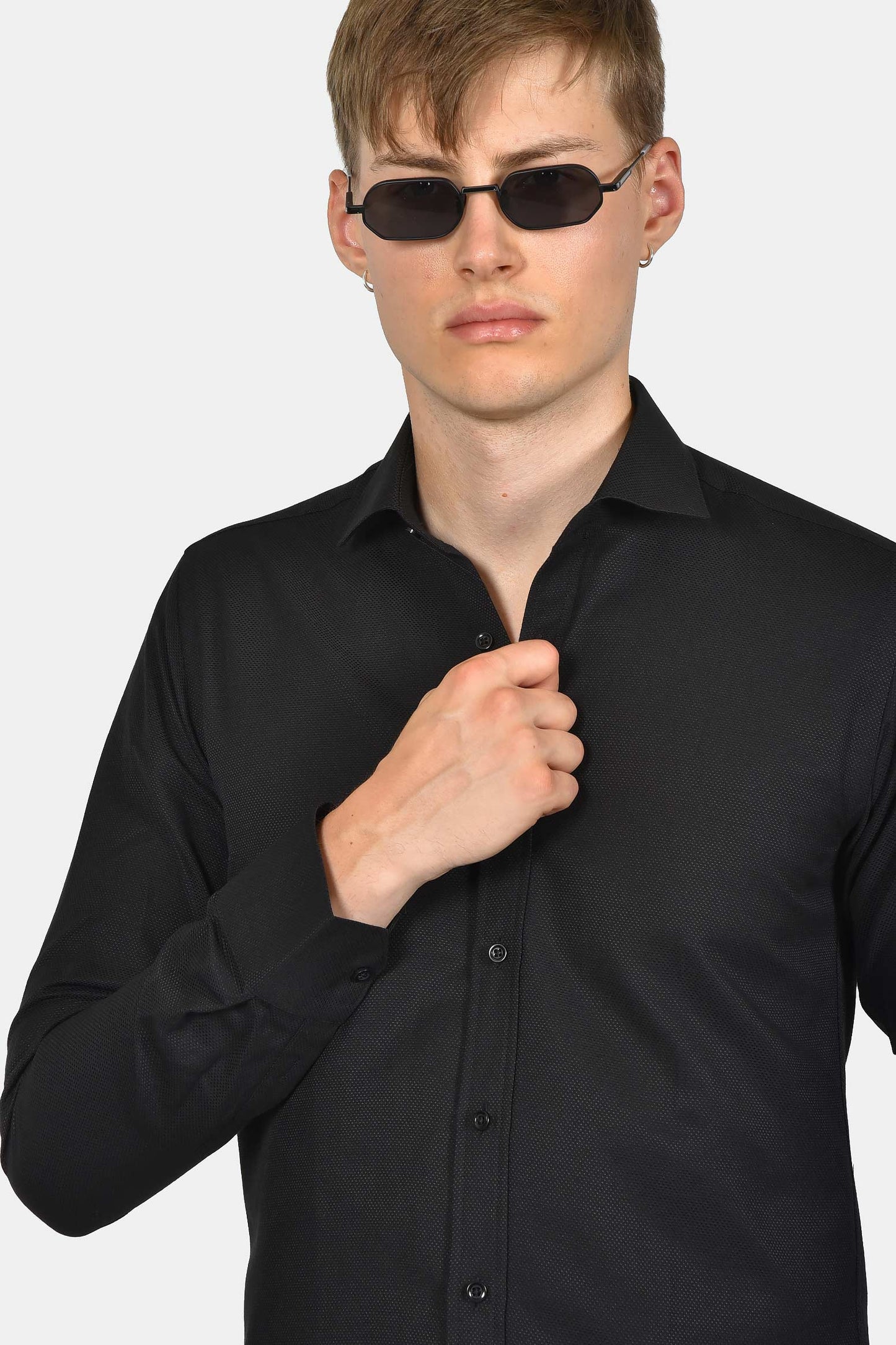 ανδρικό-επίσημο-πουκάμισο-slim-fit-με-μοντέρνα-γραμμή