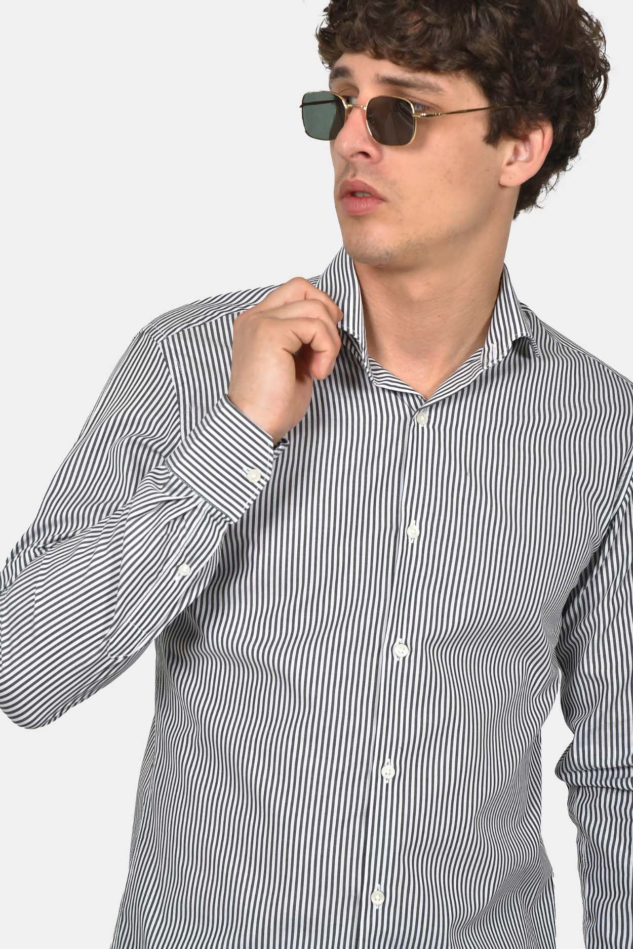 ανδρικό-ριγέ-πουκάμισο-normal-fit-από-100%-βαμβάκι-με-διαχρονικό-στυλ