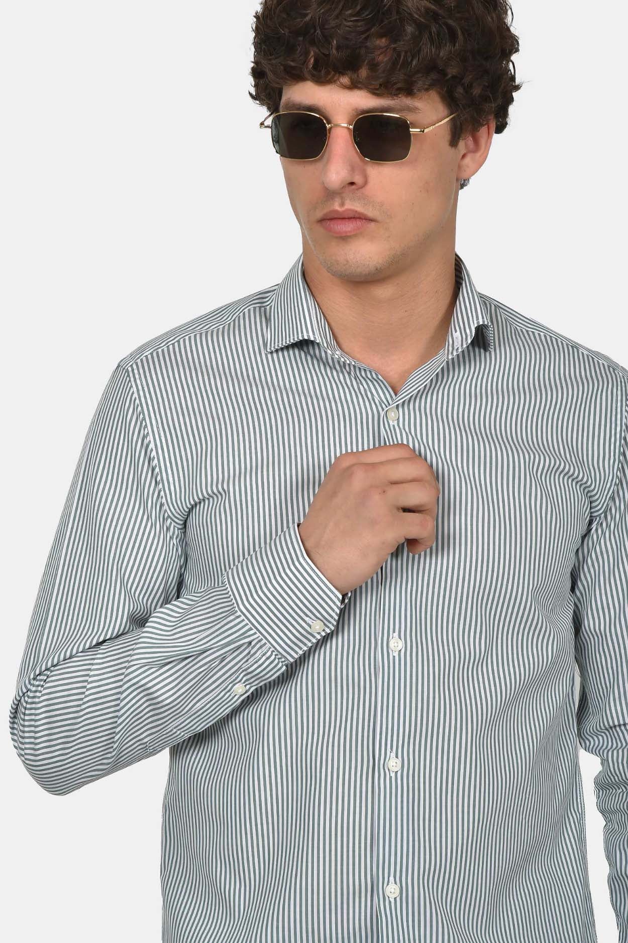 ανδρικό-ριγέ-πουκάμισο-normal-fit-από-100%-βαμβάκι-με-διαχρονικό-στυλ