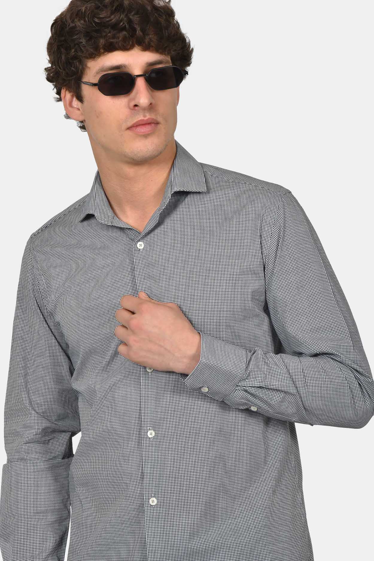 ανδρικό-επίσημο-πουκάμισο-normal-fit-από-100%-βαμβάκι-με-διακριτικό-μικρό-καρό