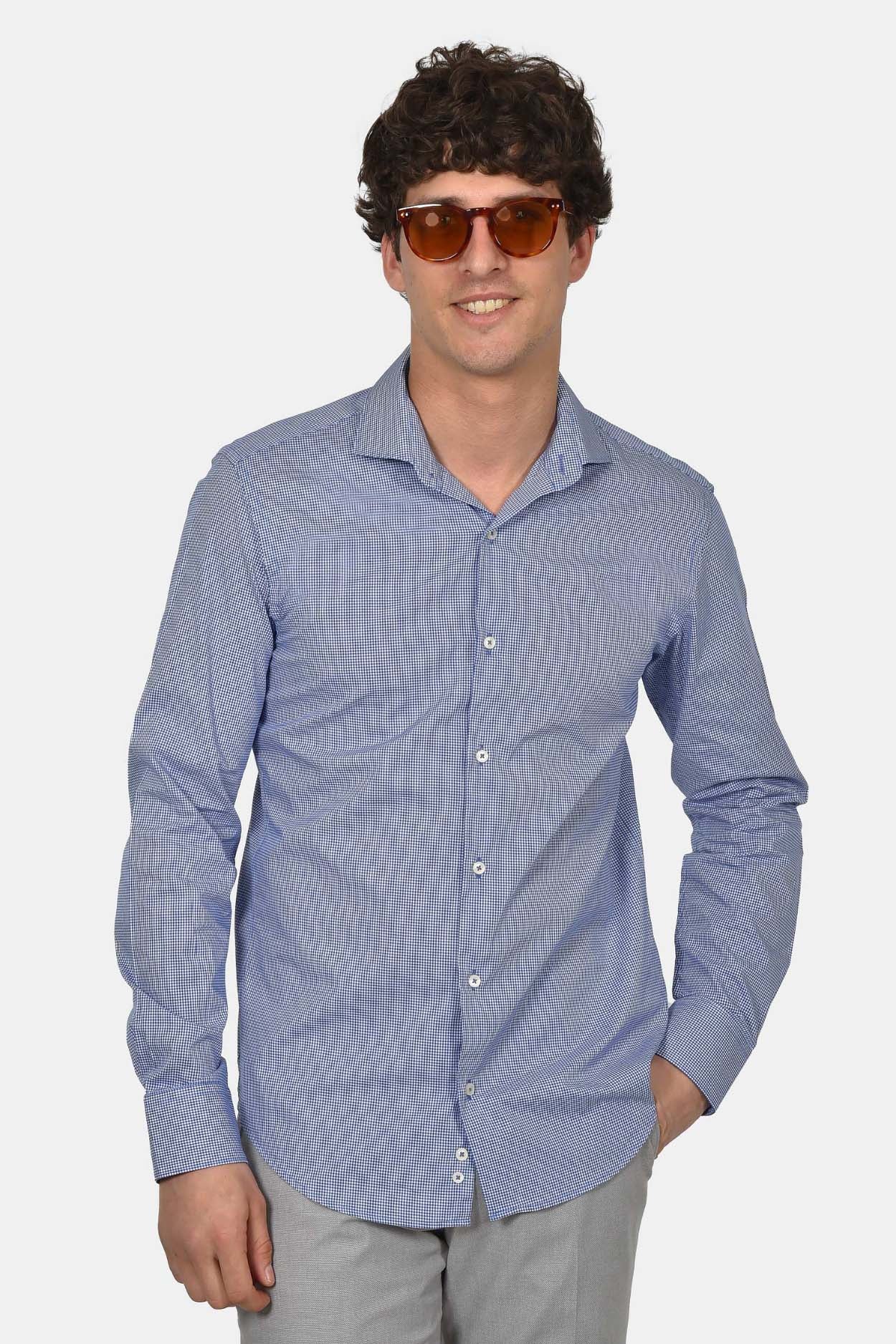 ανδρικό-επίσημο-πουκάμισο-normal-fit-από-100%-βαμβάκι-με-διακριτικό-μικρό-καρό