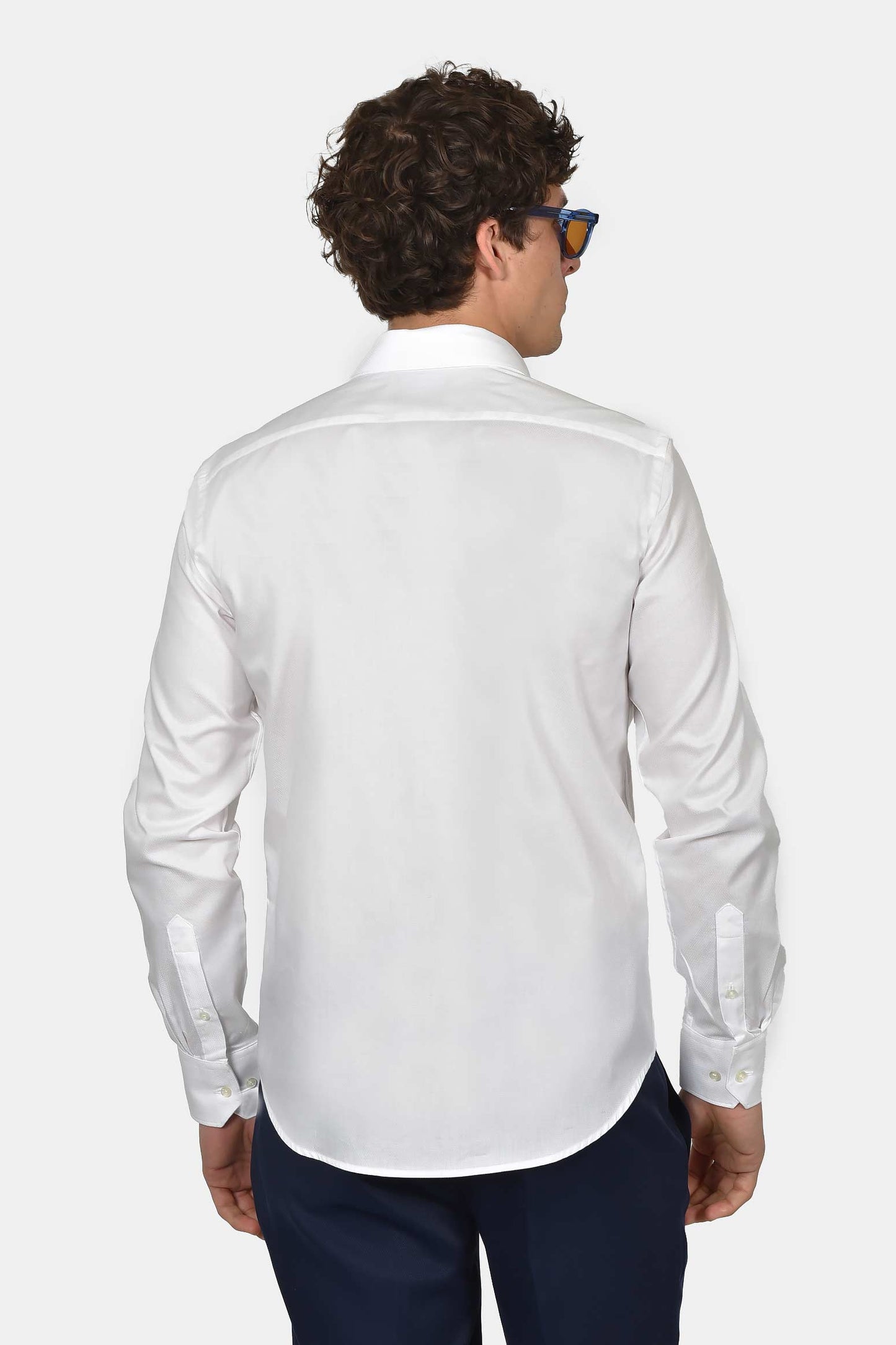 ανδρικό-επίσημο-πουκάμισο-normal-fit-από-βαμβάκι-με-κλασική-κομψότητα