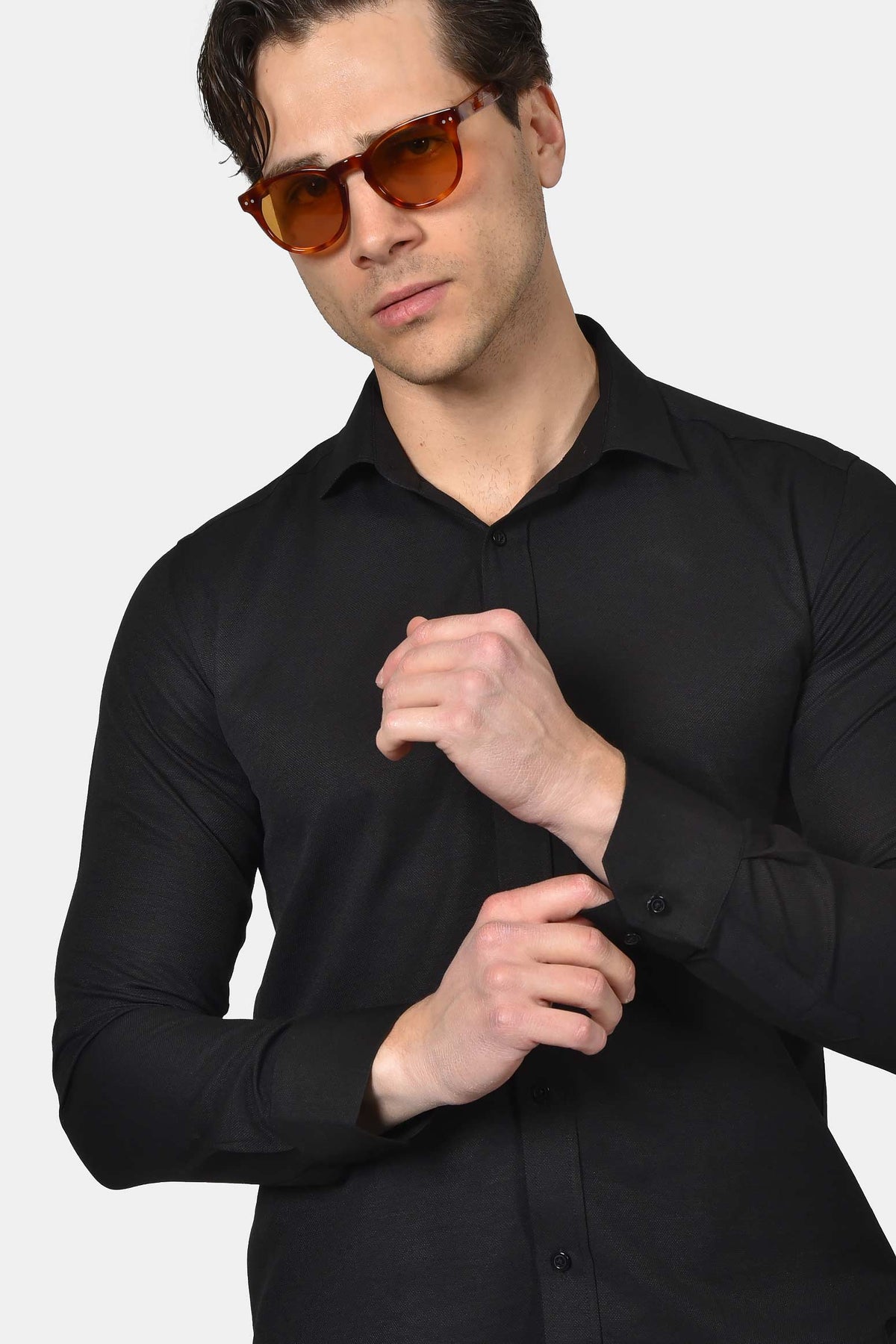 ανδρικό-επίσημο-πουκάμισο-slim-fit-με-ανοιχτό-γιακά-για-κομψές-εμφανίσεις