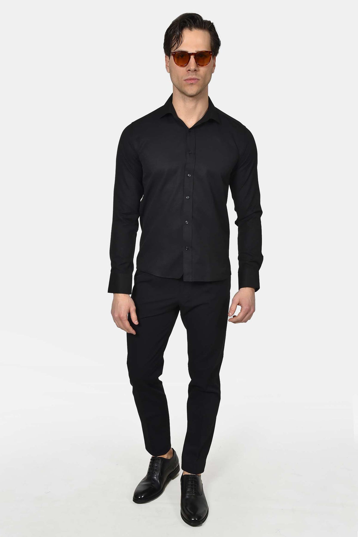 ανδρικό-επίσημο-πουκάμισο-slim-fit-με-ανοιχτό-γιακά-για-κομψές-εμφανίσεις