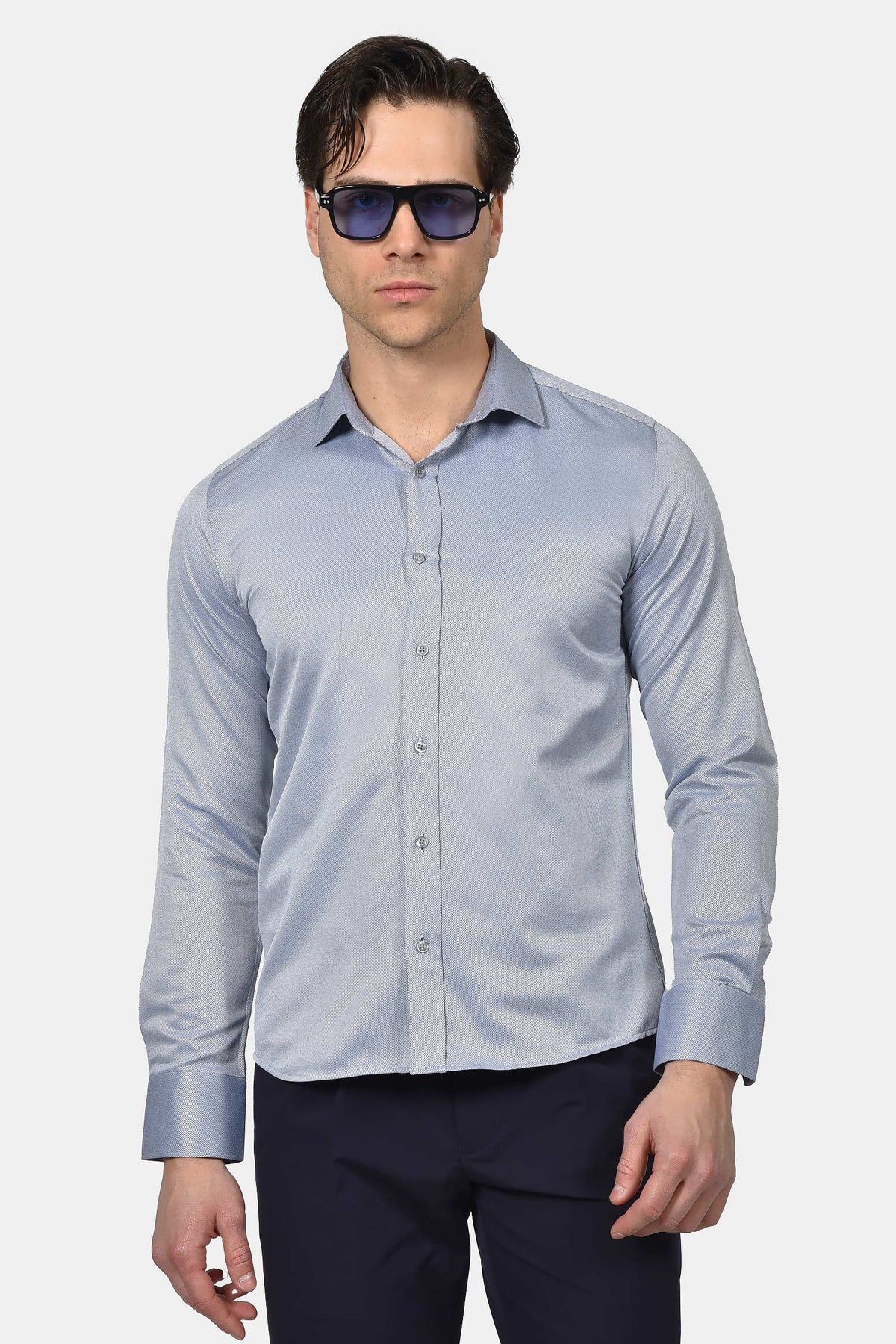 ανδρικό-επίσημο-πουκάμισο-slim-fit-με-ανοιχτό-γιακά-για-κομψές-εμφανίσεις