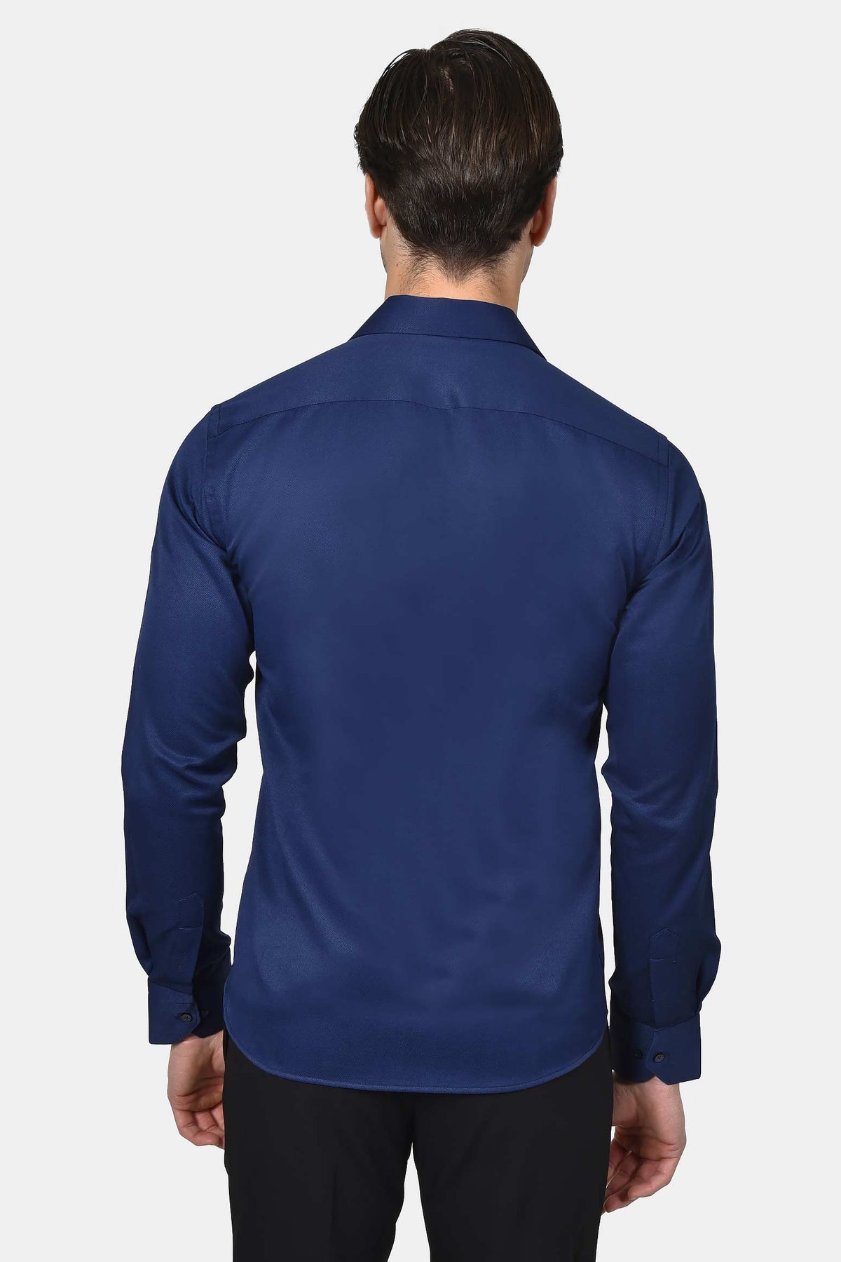 ανδρικό-επίσημο-πουκάμισο-slim-fit-με-ανοιχτό-γιακά-για-κομψές-εμφανίσεις