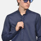 ανδρικό-επίσημο-πουκάμισο-με-γιακά-μάο-slim-fit-&-σατέν-όψη-για-μοντέρνο-στυλ