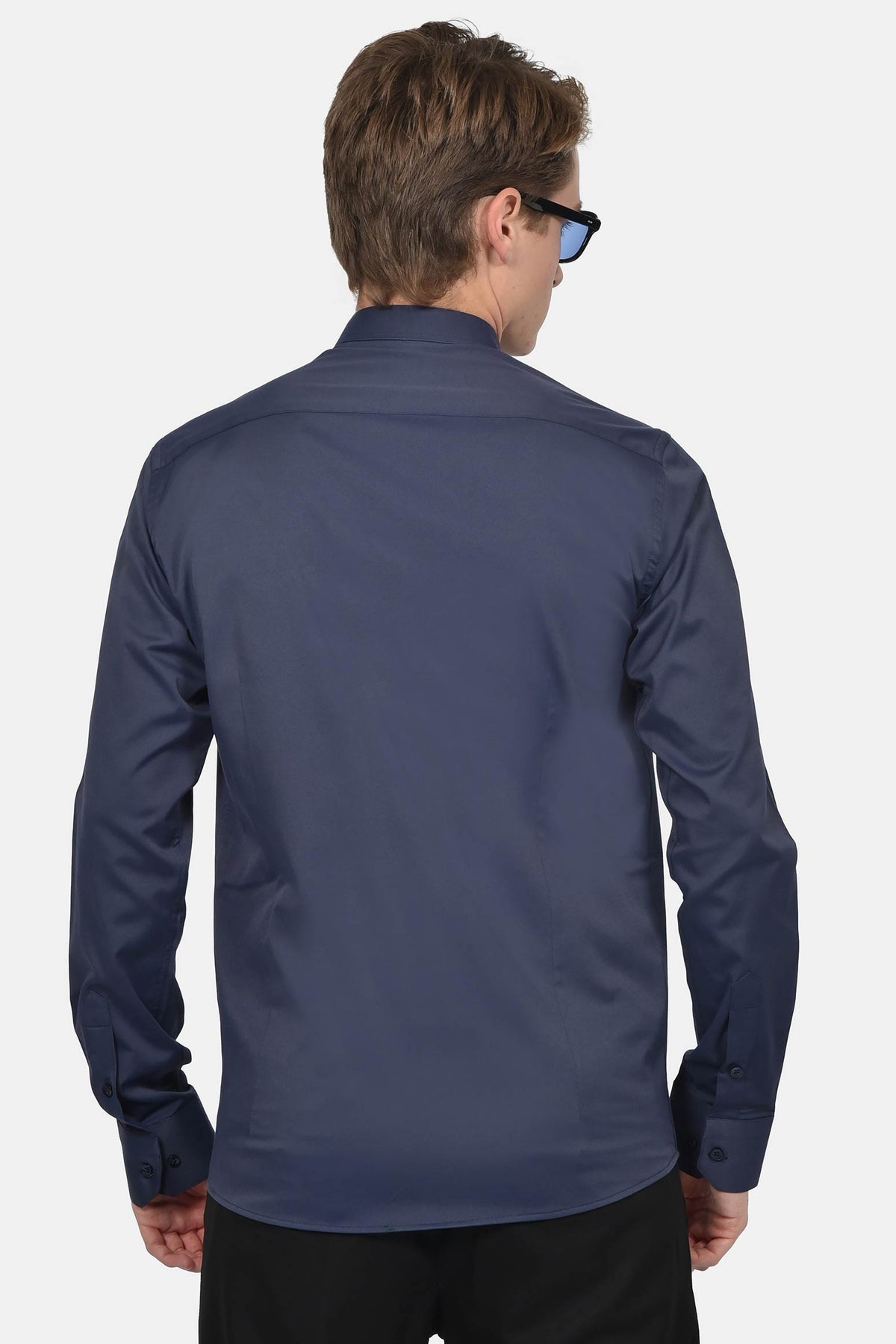 ανδρικό-επίσημο-πουκάμισο-με-γιακά-μάο-slim-fit-&-σατέν-όψη-για-μοντέρνο-στυλ
