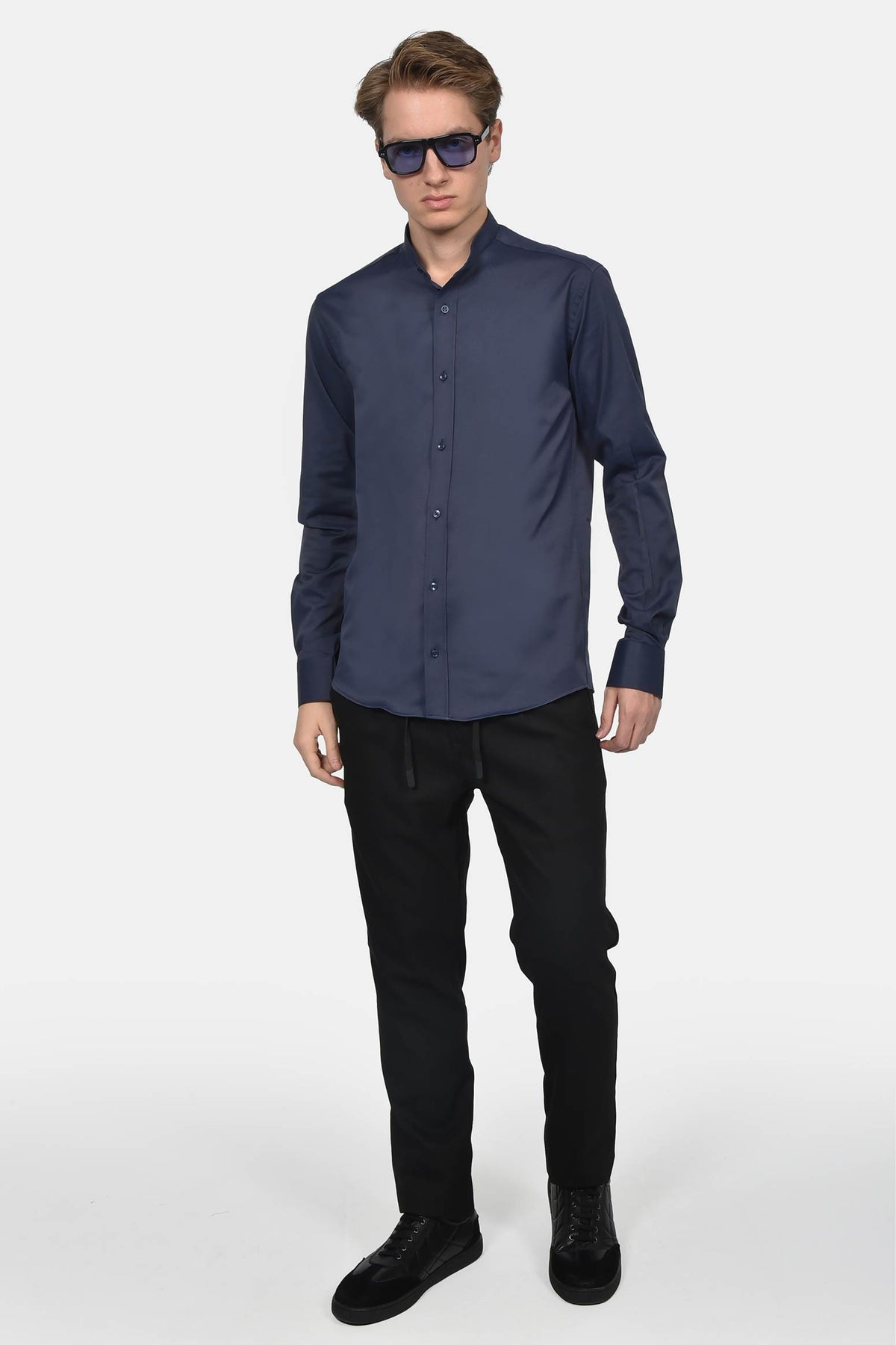ανδρικό-επίσημο-πουκάμισο-με-γιακά-μάο-slim-fit-&-σατέν-όψη-για-μοντέρνο-στυλ