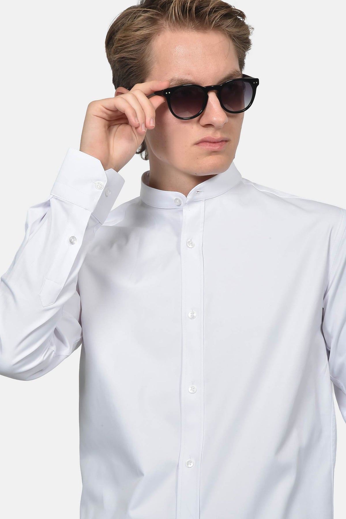 ανδρικό-επίσημο-πουκάμισο-με-γιακά-μάο-slim-fit-&-σατέν-όψη-για-μοντέρνο-στυλ