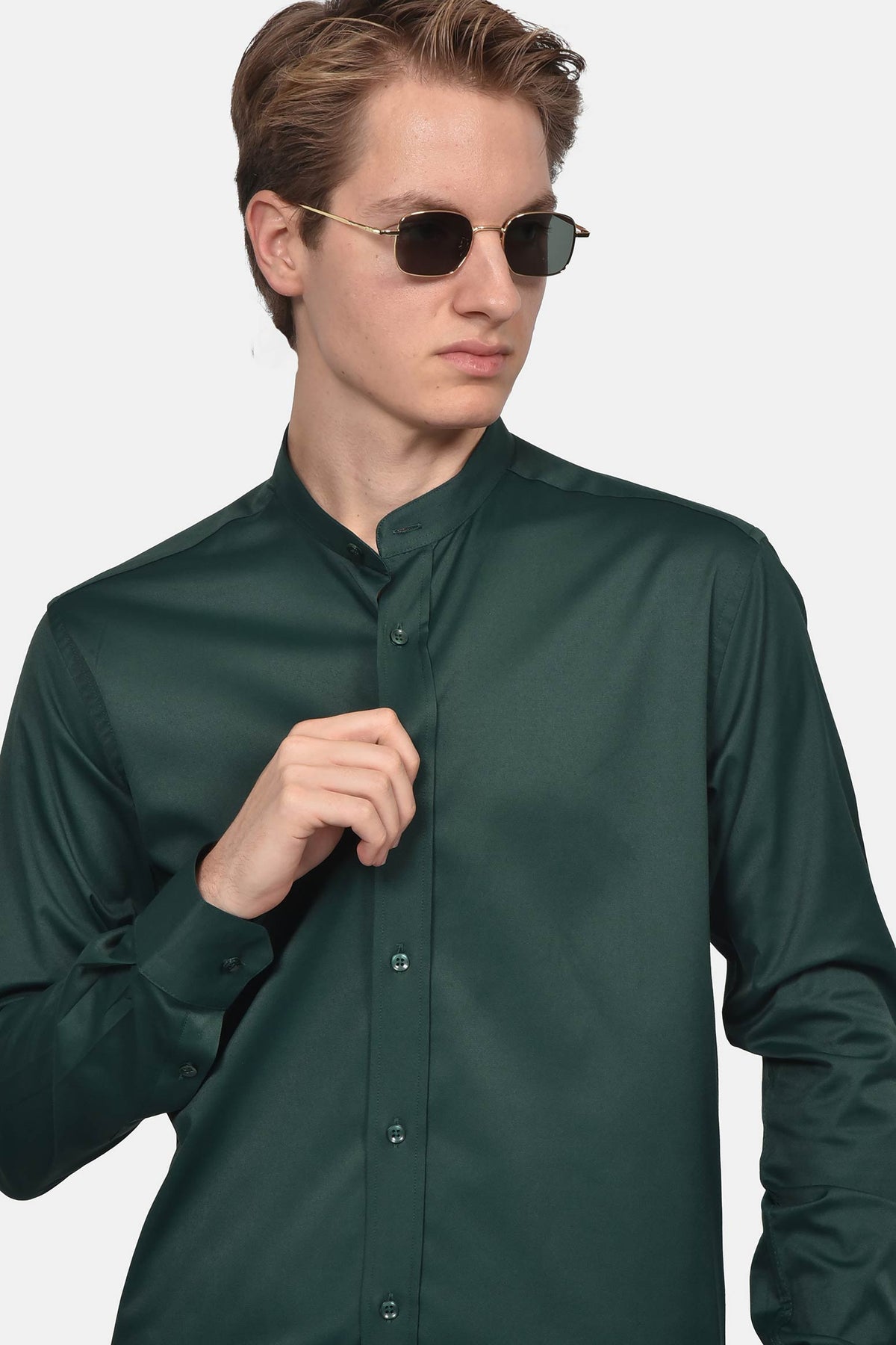 ανδρικό-επίσημο-πουκάμισο-με-γιακά-μάο-slim-fit-&-σατέν-όψη-για-μοντέρνο-στυλ