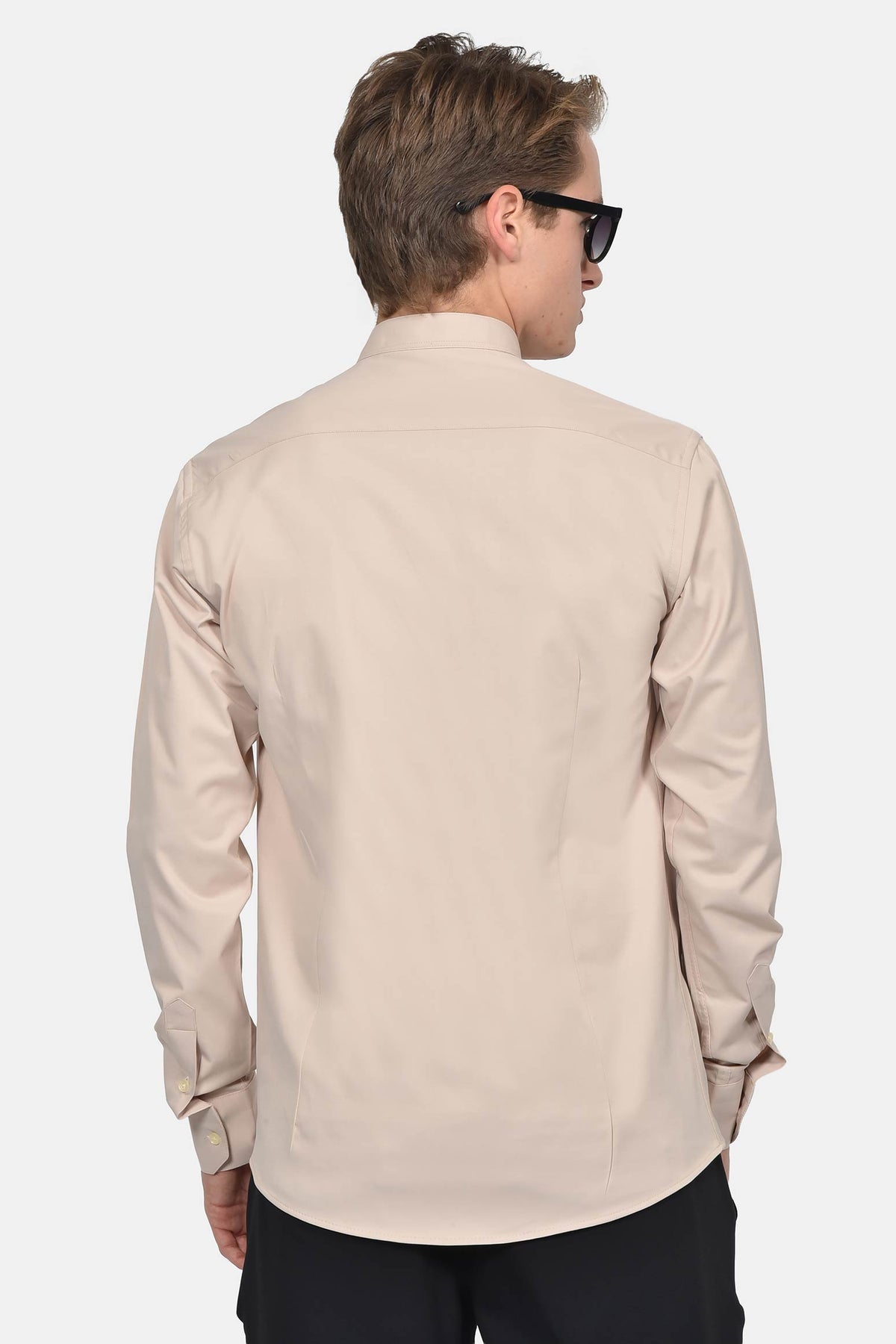ανδρικό-επίσημο-πουκάμισο-με-γιακά-μάο-slim-fit-&-σατέν-όψη-για-μοντέρνο-στυλ