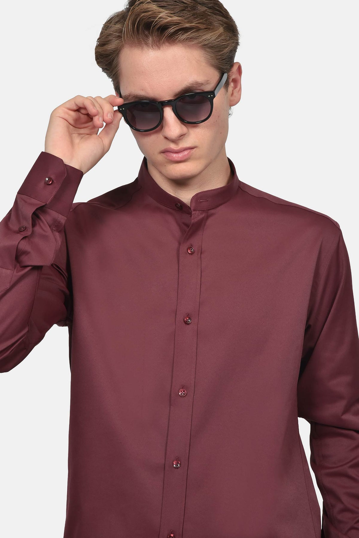 ανδρικό-επίσημο-πουκάμισο-με-γιακά-μάο-slim-fit-&-σατέν-όψη-για-μοντέρνο-στυλ