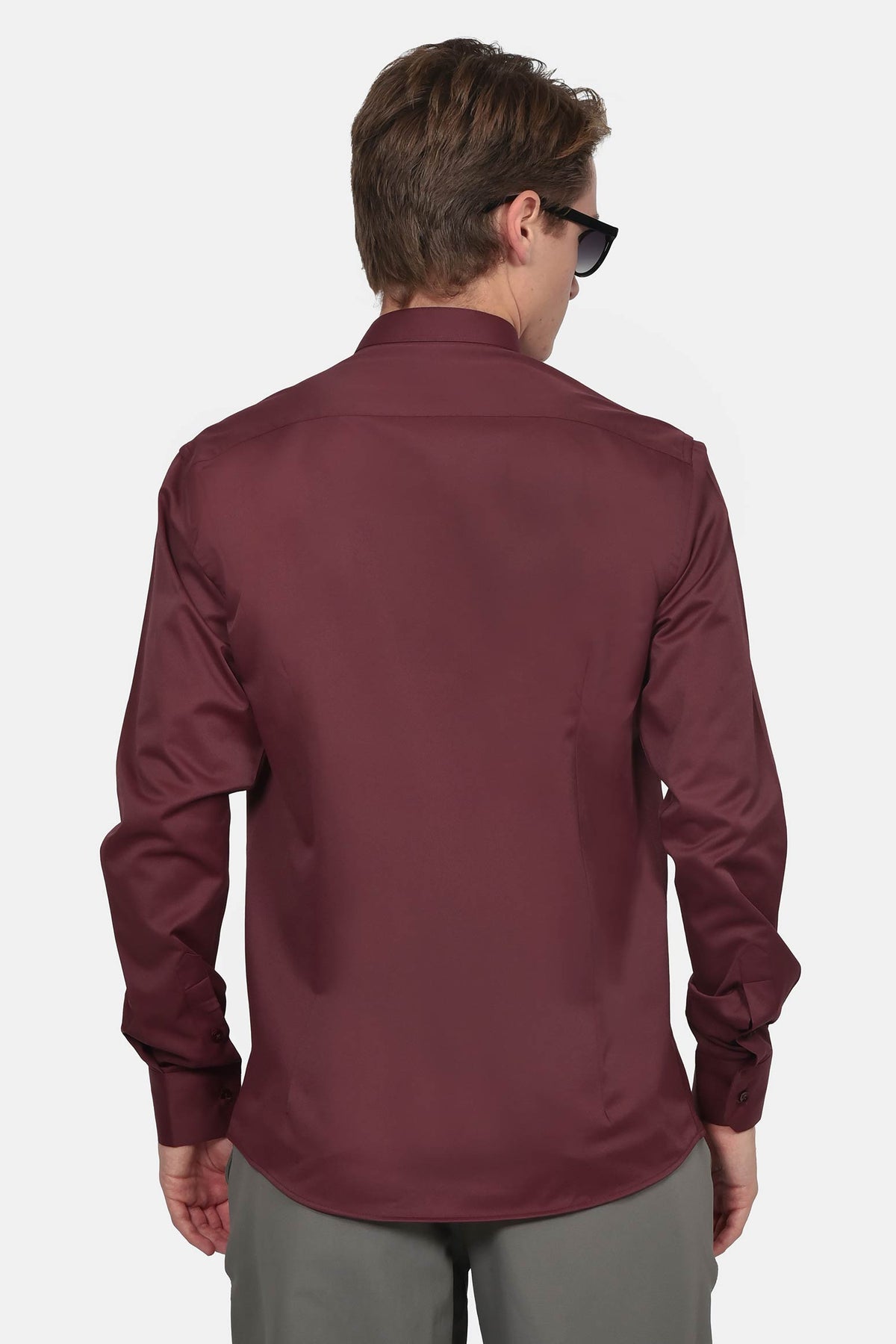 ανδρικό-επίσημο-πουκάμισο-με-γιακά-μάο-slim-fit-&-σατέν-όψη-για-μοντέρνο-στυλ
