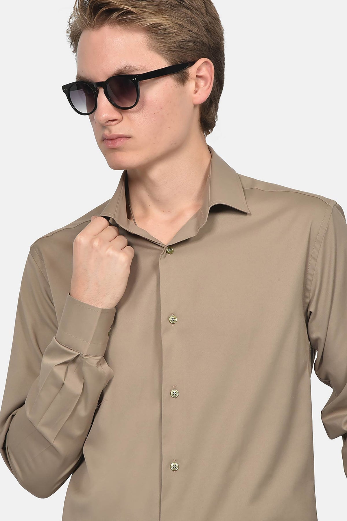 ανδρικό-επίσημο-πουκάμισο-slim-fit-με-ελαστική-άνεση-για-κομψές-εμφανίσεις