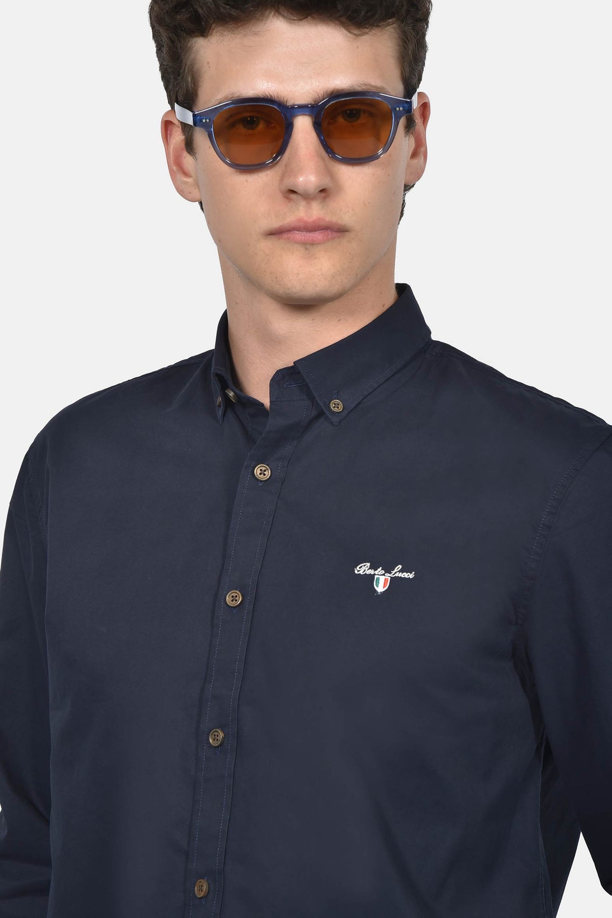 ανδρικό-button-down-πουκάμισο-100%-βαμβάκι-normal-fit-με-κεντημένο-σήμα-για-κομψό-στυλ