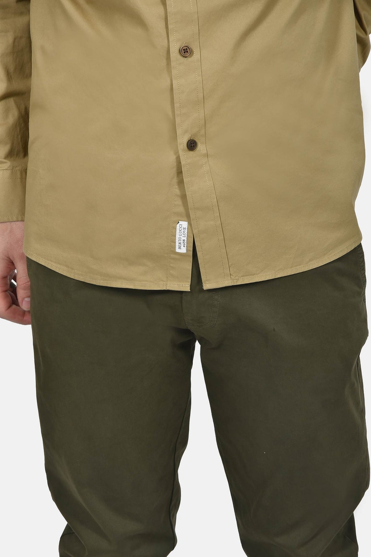 ανδρικό-button-down-πουκάμισο-100%-βαμβάκι-normal-fit-με-κεντημένο-σήμα-για-κομψό-στυλ