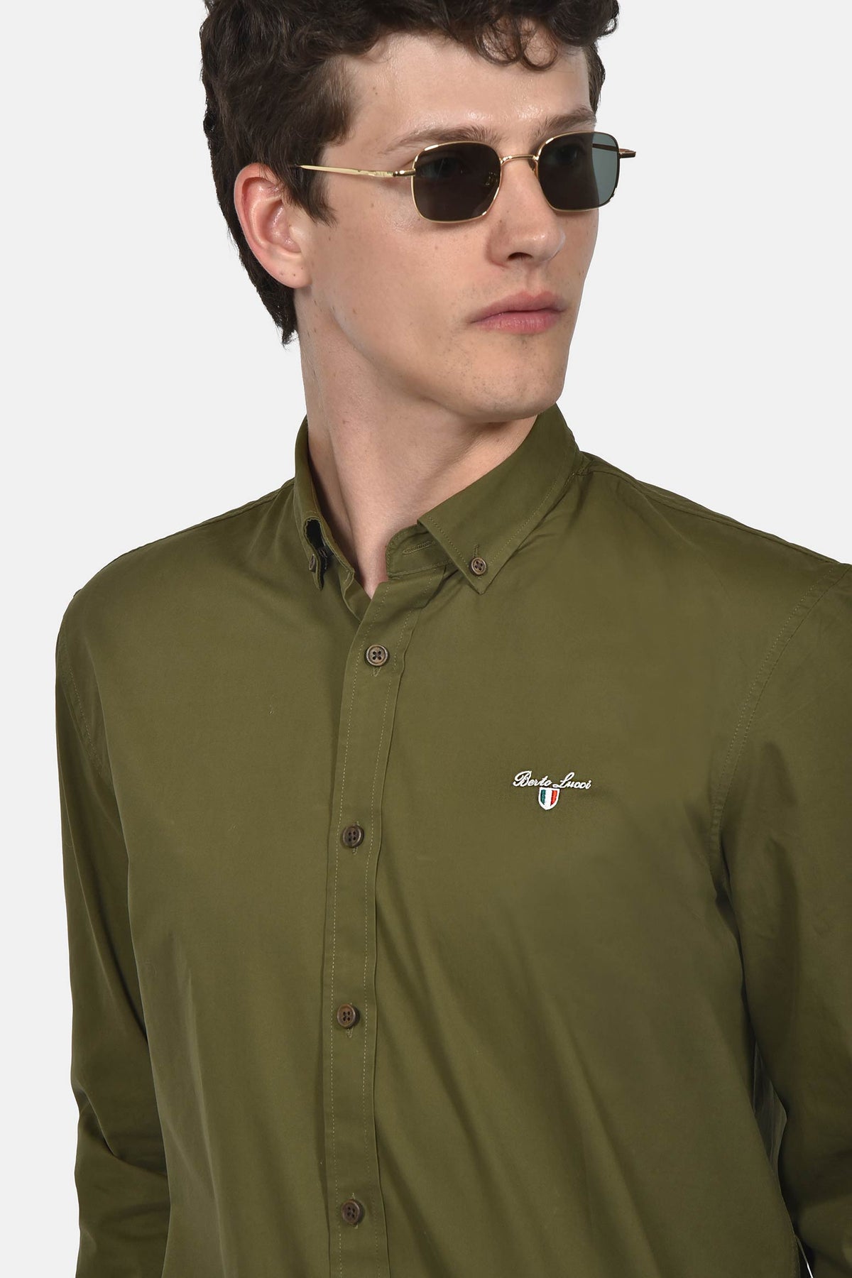 ανδρικό-button-down-πουκάμισο-100%-βαμβάκι-normal-fit-με-κεντημένο-σήμα-για-κομψό-στυλ