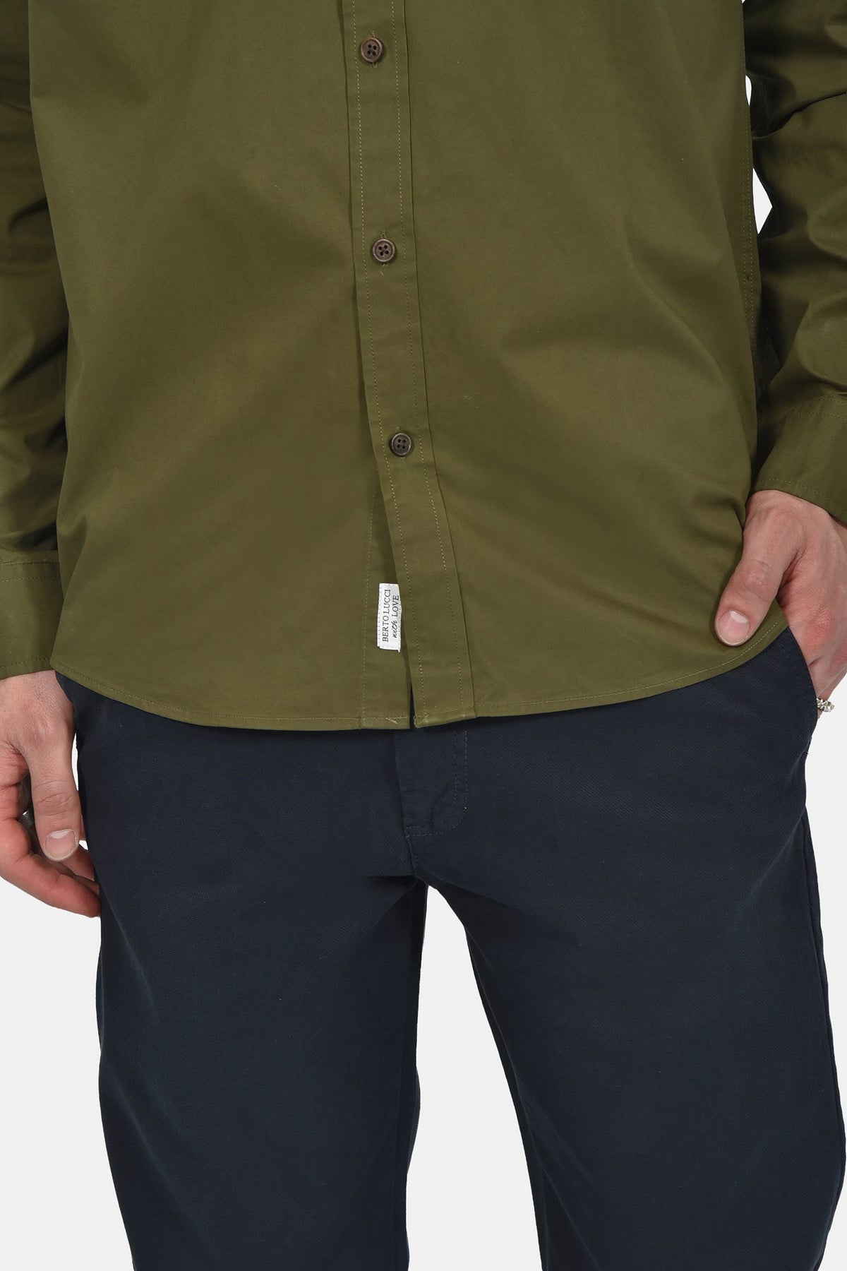 ανδρικό-button-down-πουκάμισο-100%-βαμβάκι-normal-fit-με-κεντημένο-σήμα-για-κομψό-στυλ