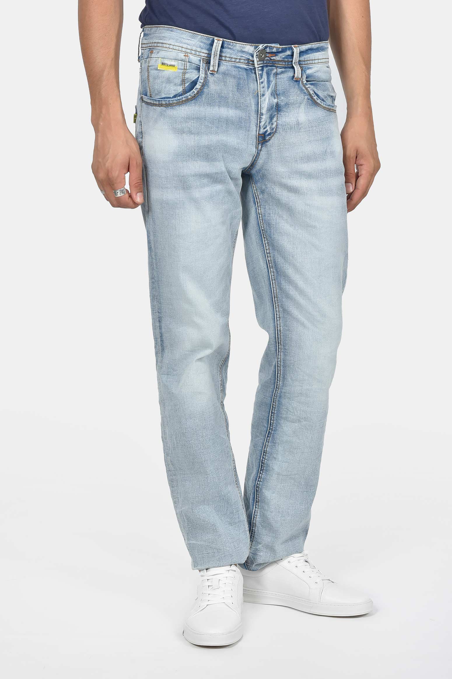 ανδρικό-παντελόνι-τζιν-regular-fit-με-ελαστικότητα-και-σύγχρονο-denim-design