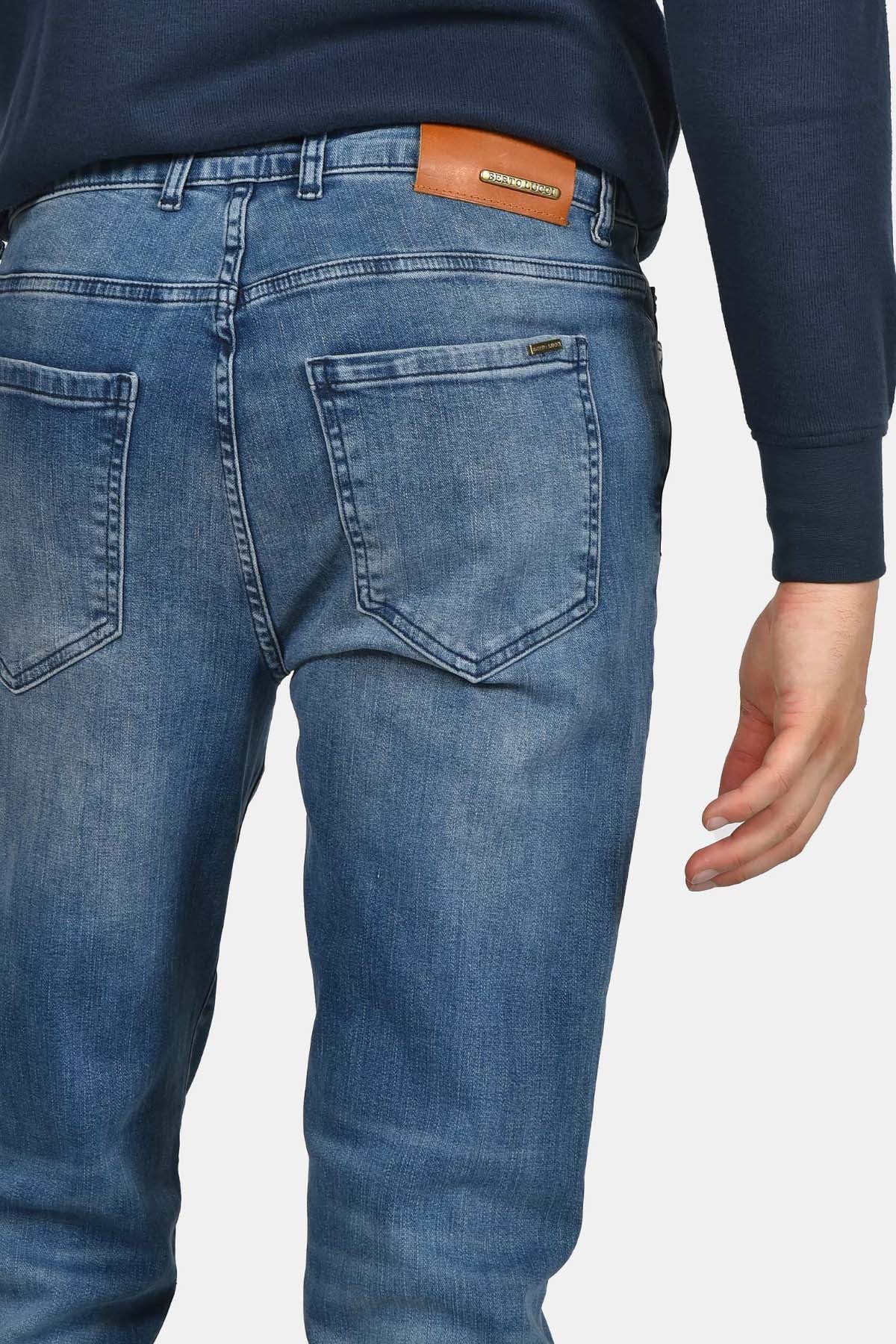 ανδρικό-τζιν-παντελόνι-regular-fit-με-ξεβαμμένο-εφέ