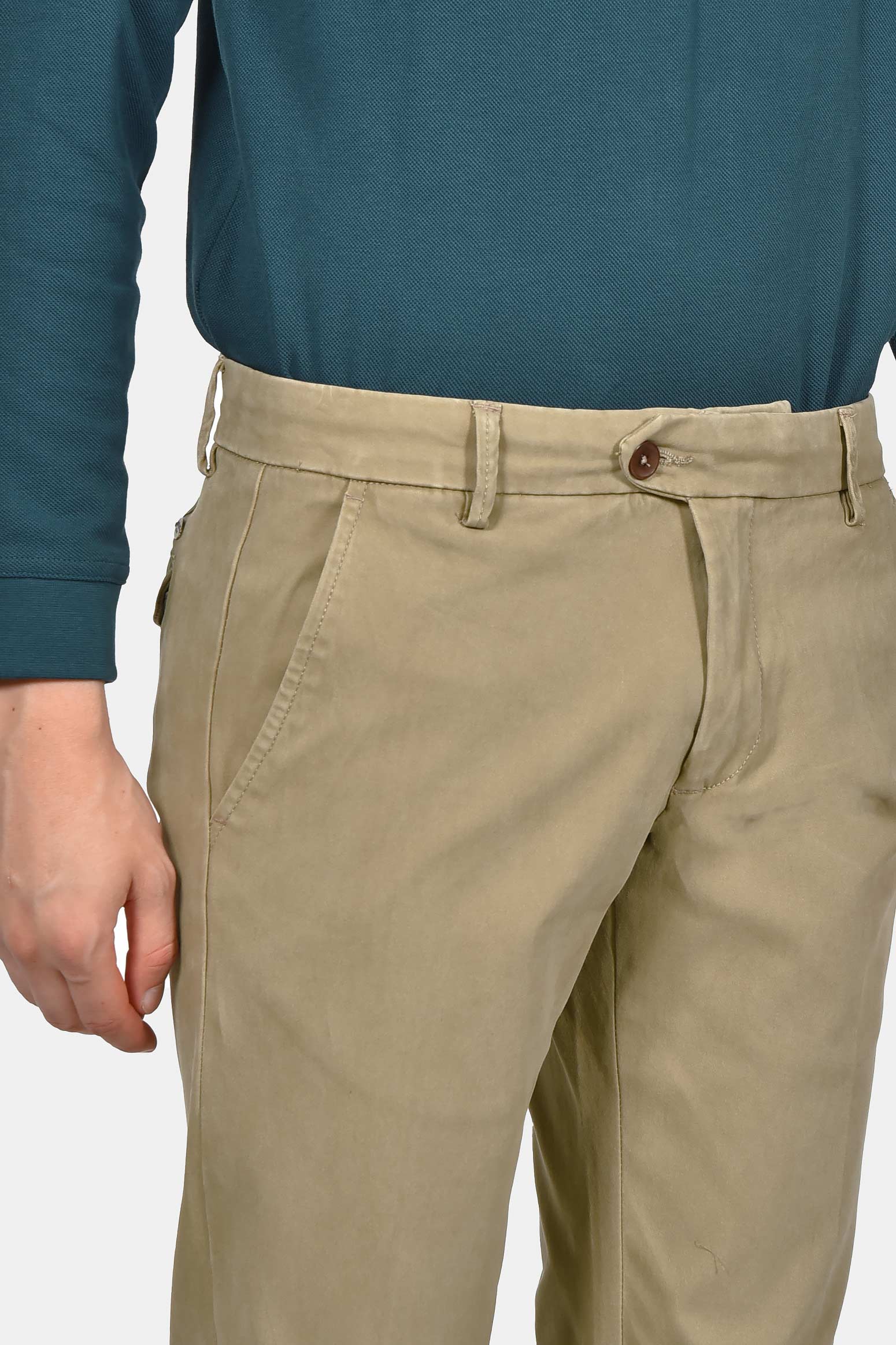 ανδρικό-παντελόνι-chinos-classic-fit-άνετη-και-σταθερή-εφαρμογή