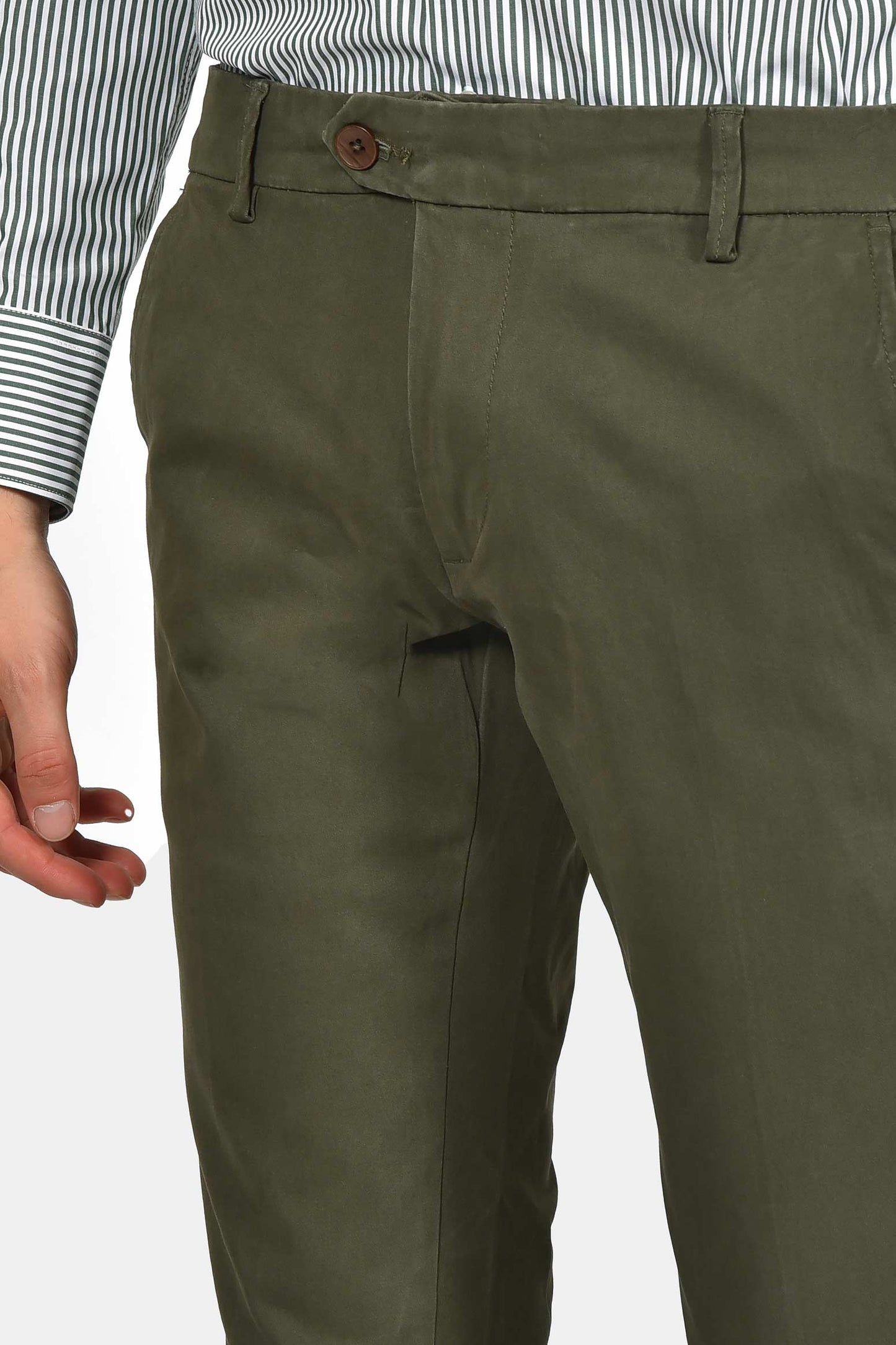 ανδρικό-παντελόνι-chinos-classic-fit-άνετη-και-σταθερή-εφαρμογή