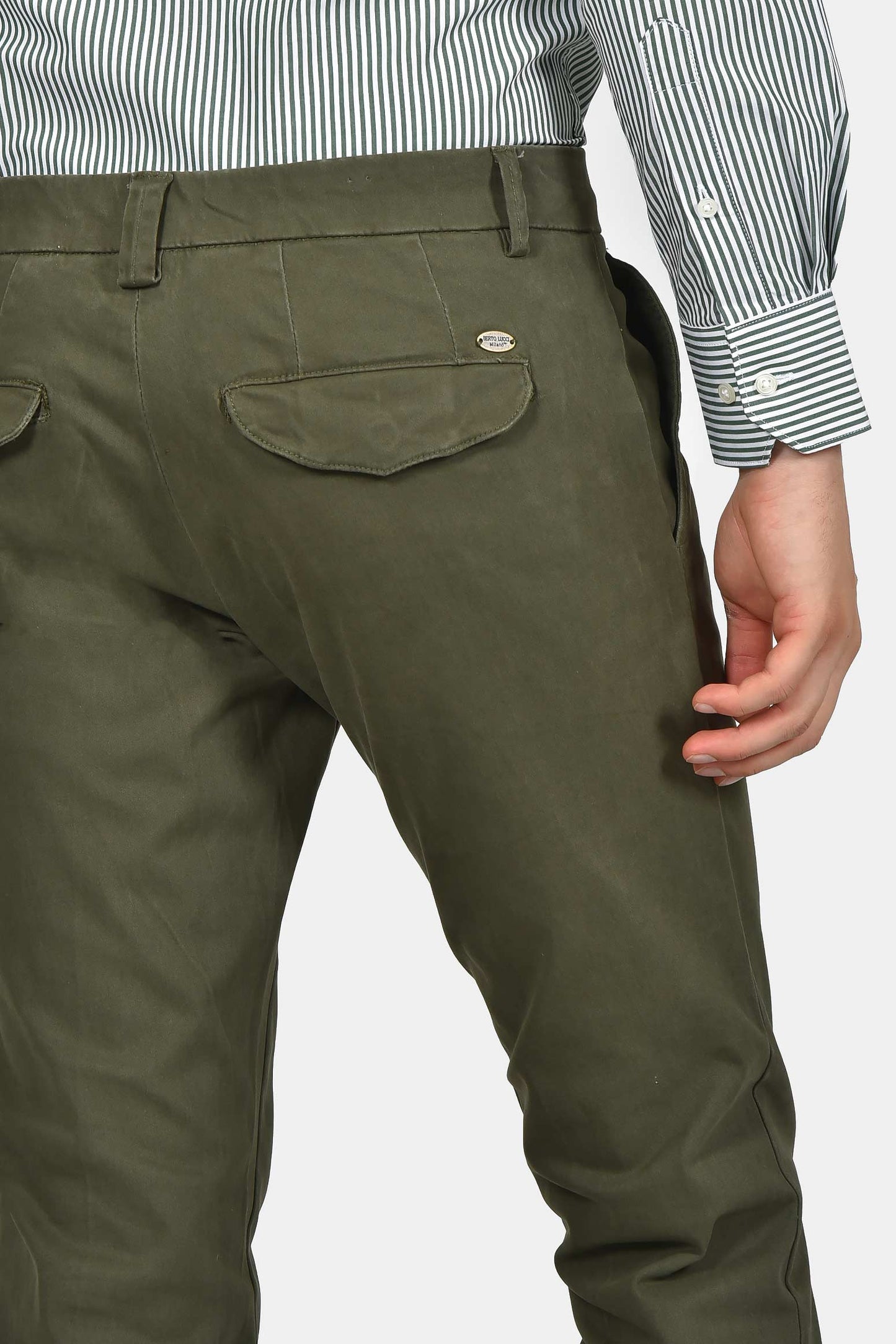 ανδρικό-παντελόνι-chinos-classic-fit-άνετη-και-σταθερή-εφαρμογή