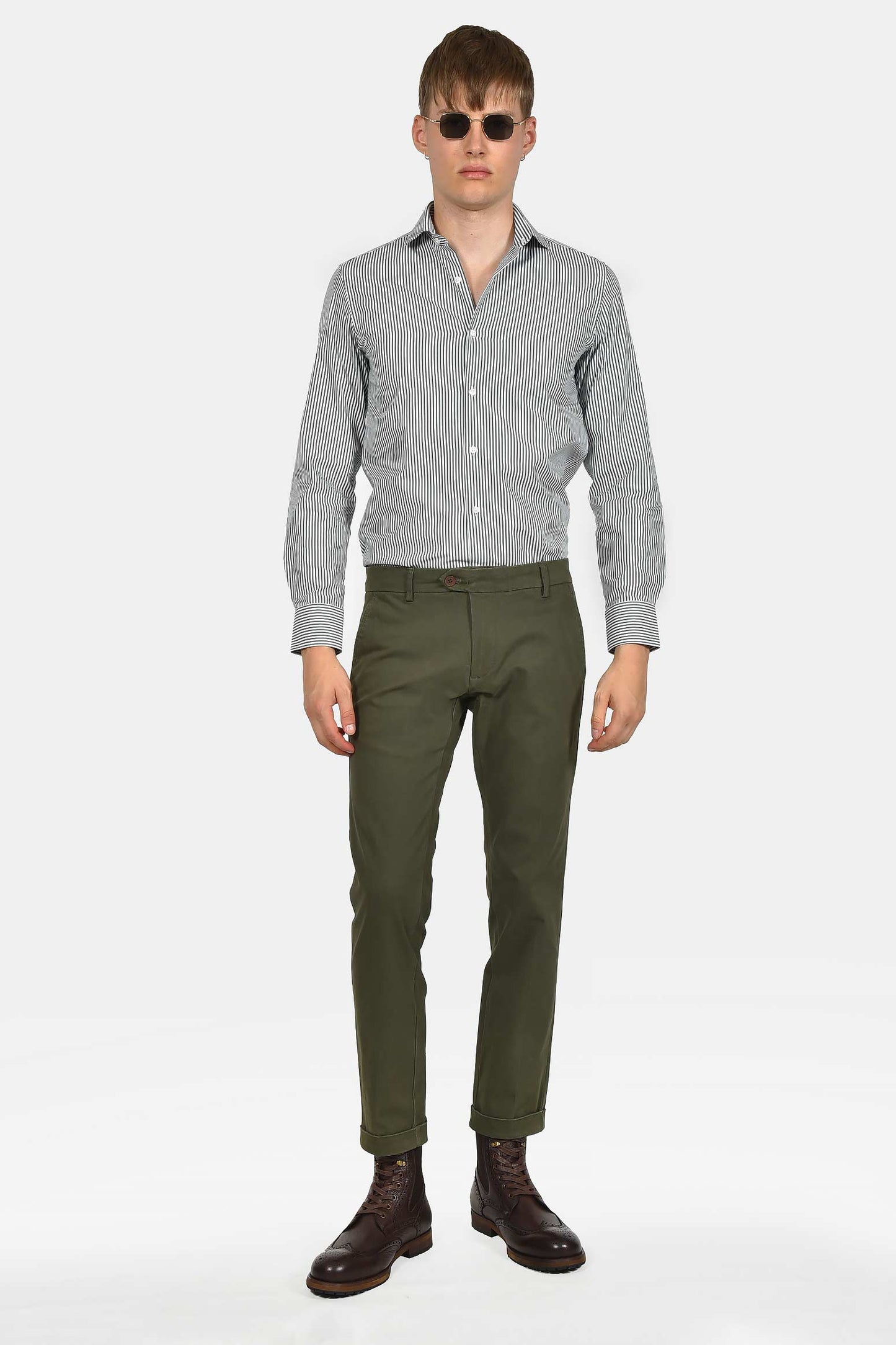 ανδρικό-παντελόνι-chinos-classic-fit-άνετη-και-σταθερή-εφαρμογή