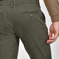 ανδρικό-βαμβακερό-chinos-παντελόνι-σε-στενή-γραμμή