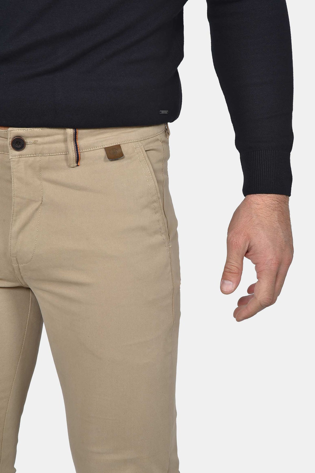 ανδρικό-chinos-παντελόνι-βαμβακερό-normal-fit-που-συνδυάζεται-με-κάθε-εμφάνιση