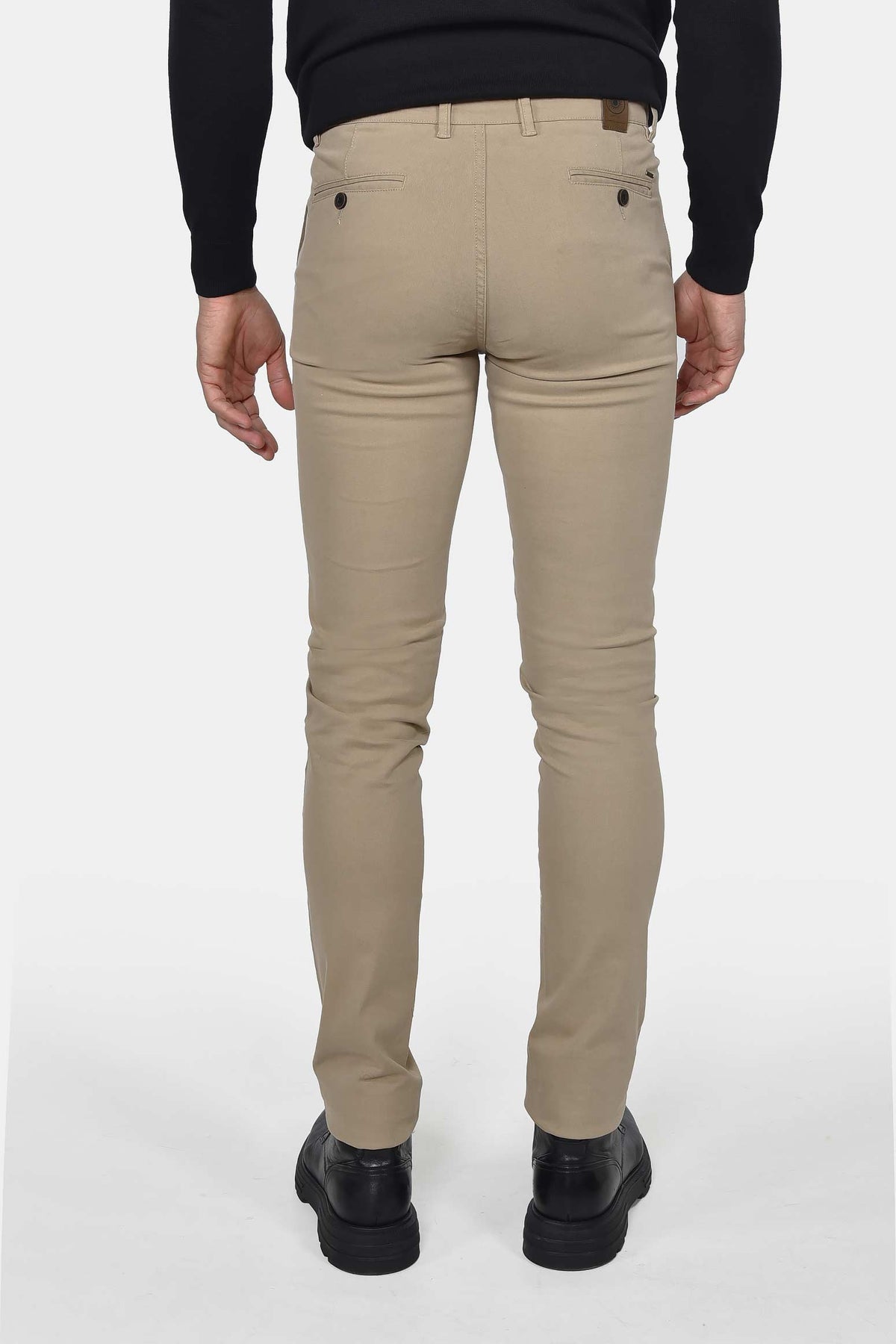 ανδρικό-chinos-παντελόνι-βαμβακερό-normal-fit-που-συνδυάζεται-με-κάθε-εμφάνιση