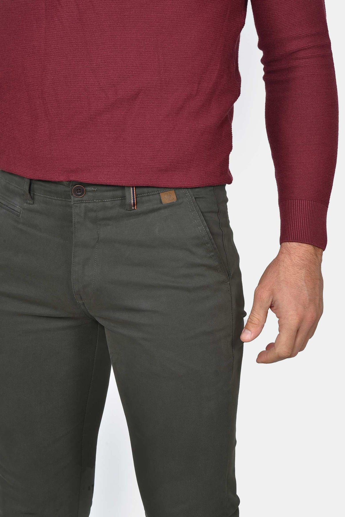 ανδρικό-chinos-παντελόνι-βαμβακερό-normal-fit-που-συνδυάζεται-με-κάθε-εμφάνιση