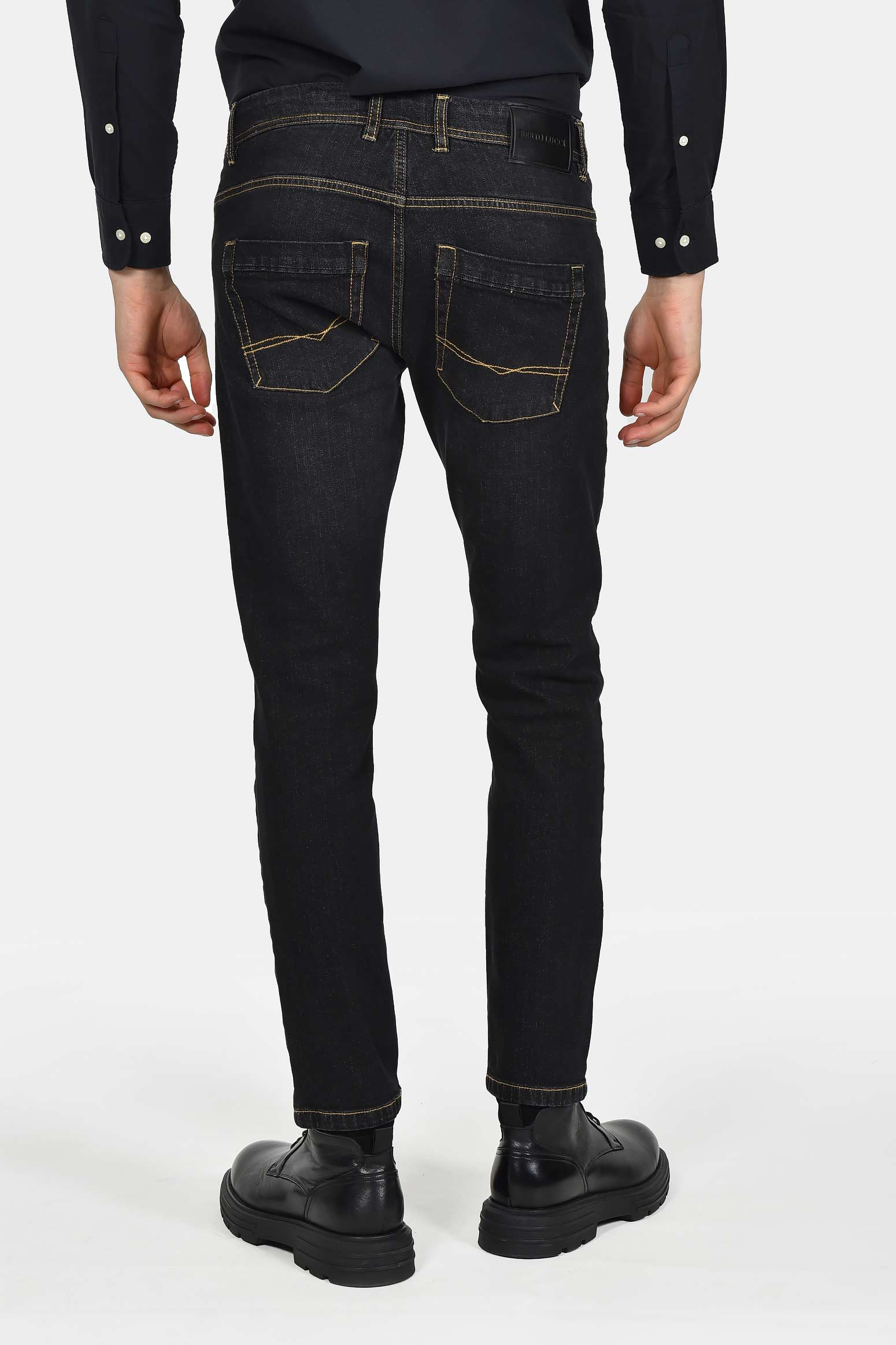 ανδρικό-τζιν-παντελόνι-classic-fit-από-βαμβακερό-ύφασμα-φυσική-ελαστικότητα-για-άνετη-εφαρμογή