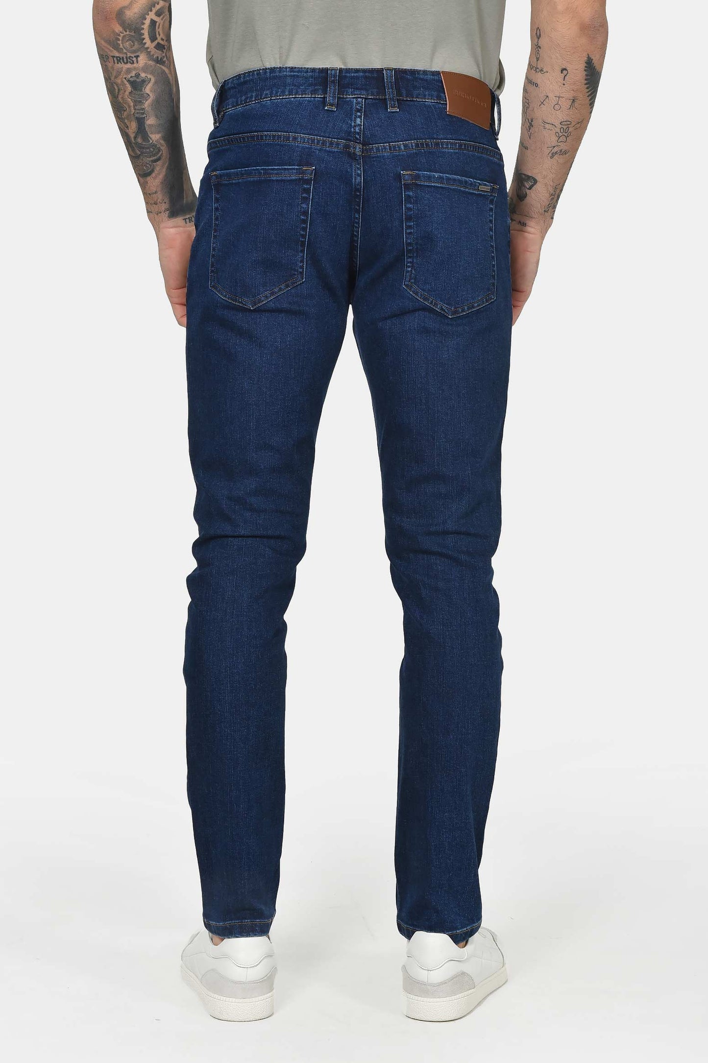 ανδρικό-τζιν-παντελόνι-slim-fit-με-ελαστική-εφαρμογή-&-σύγχρονο-denim-style