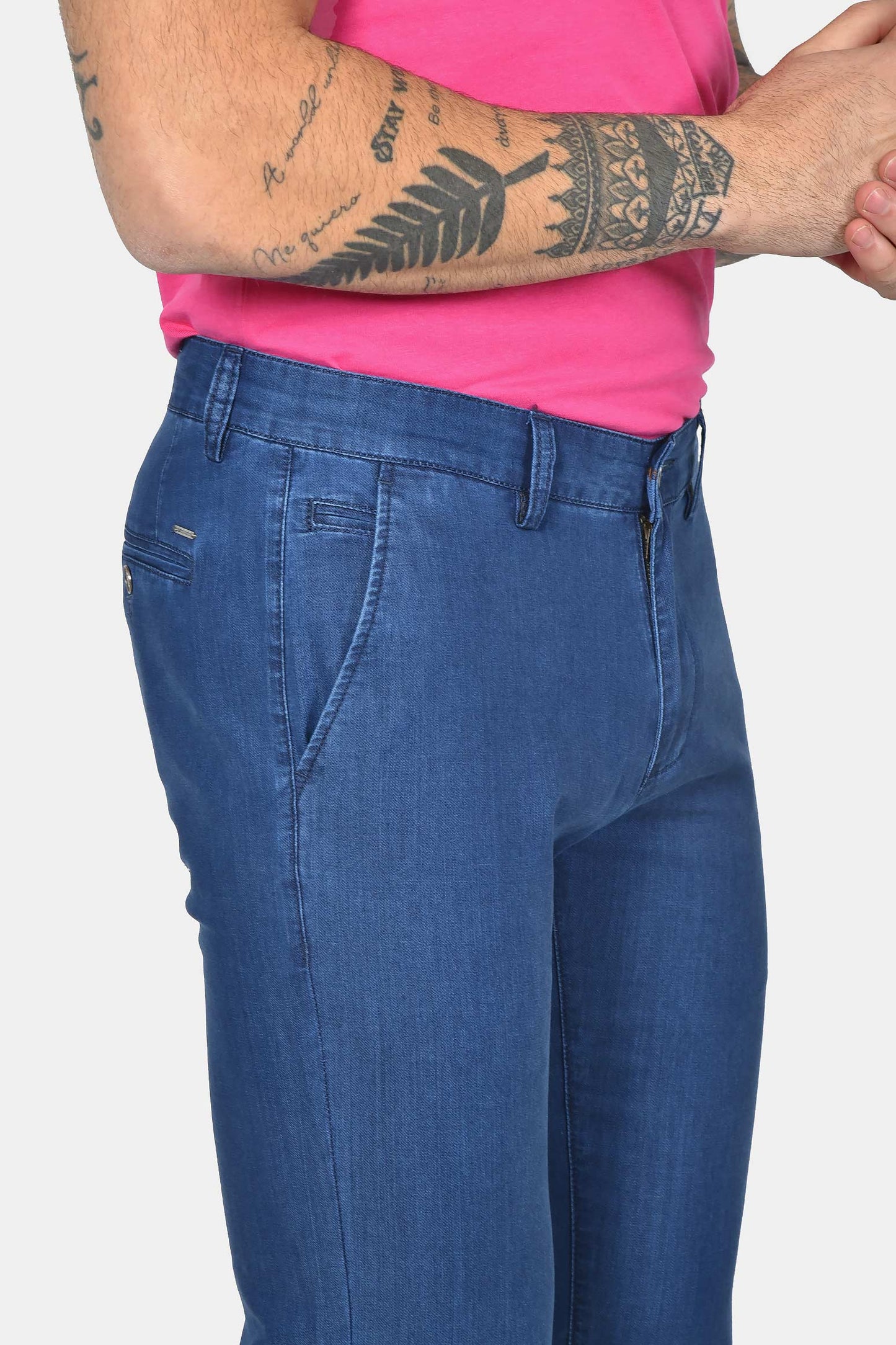 ανδρικό-chinos-παντελόνι-classic-fit-σε-denim-look-με-καθαρή-γραμμή-&-σύγχρονο-style