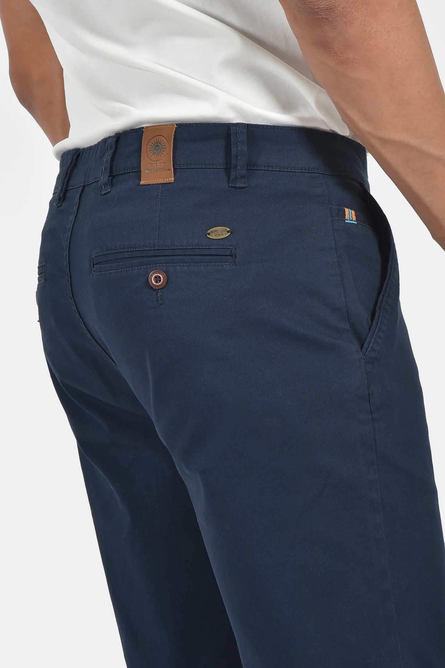 ανδρική-chinos-βερμούδα-βαμβακερή-normal-fit-για-άνετη-καλοκαιρινή-εμφάνιση