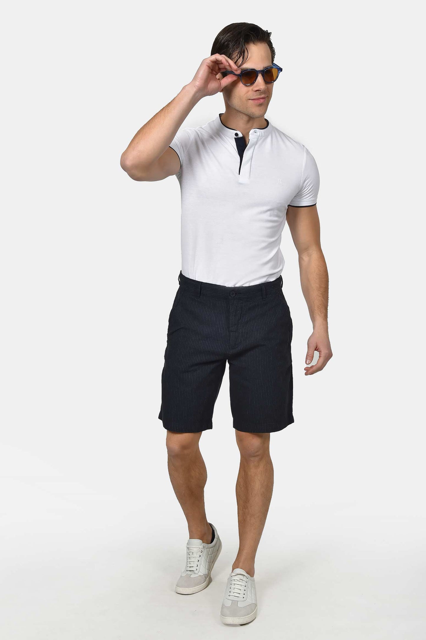 ανδρική-chinos-βερμούδα-normal-fit-από-λινό-&-βαμβάκι-με-λεπτό-ριγέ-pattern