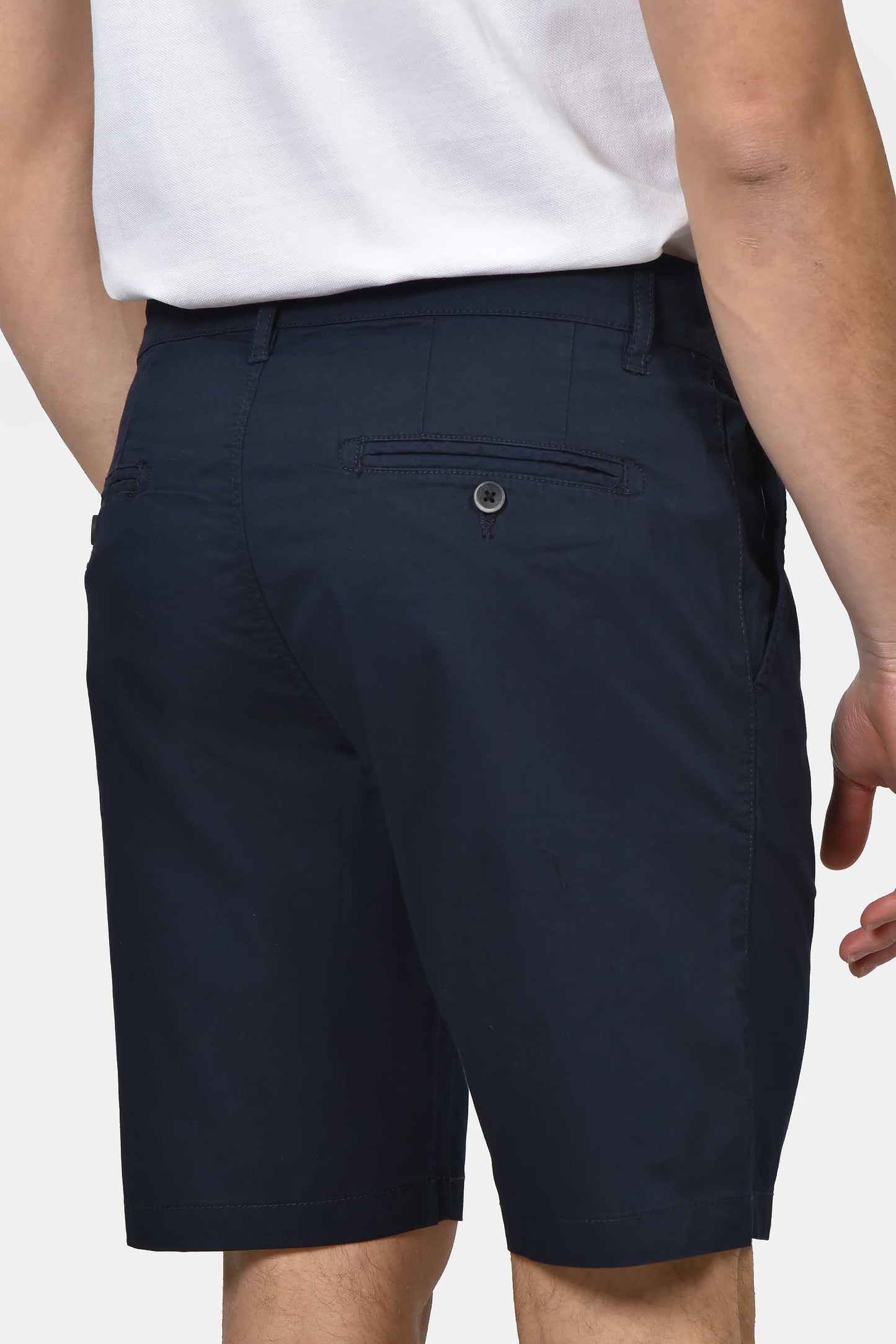 ανδρική-chinos-βερμούδα-βαμβακερή-normal-fit-με-πιέτες-για-άνετη-καλοκαιρινή-εμφάνιση