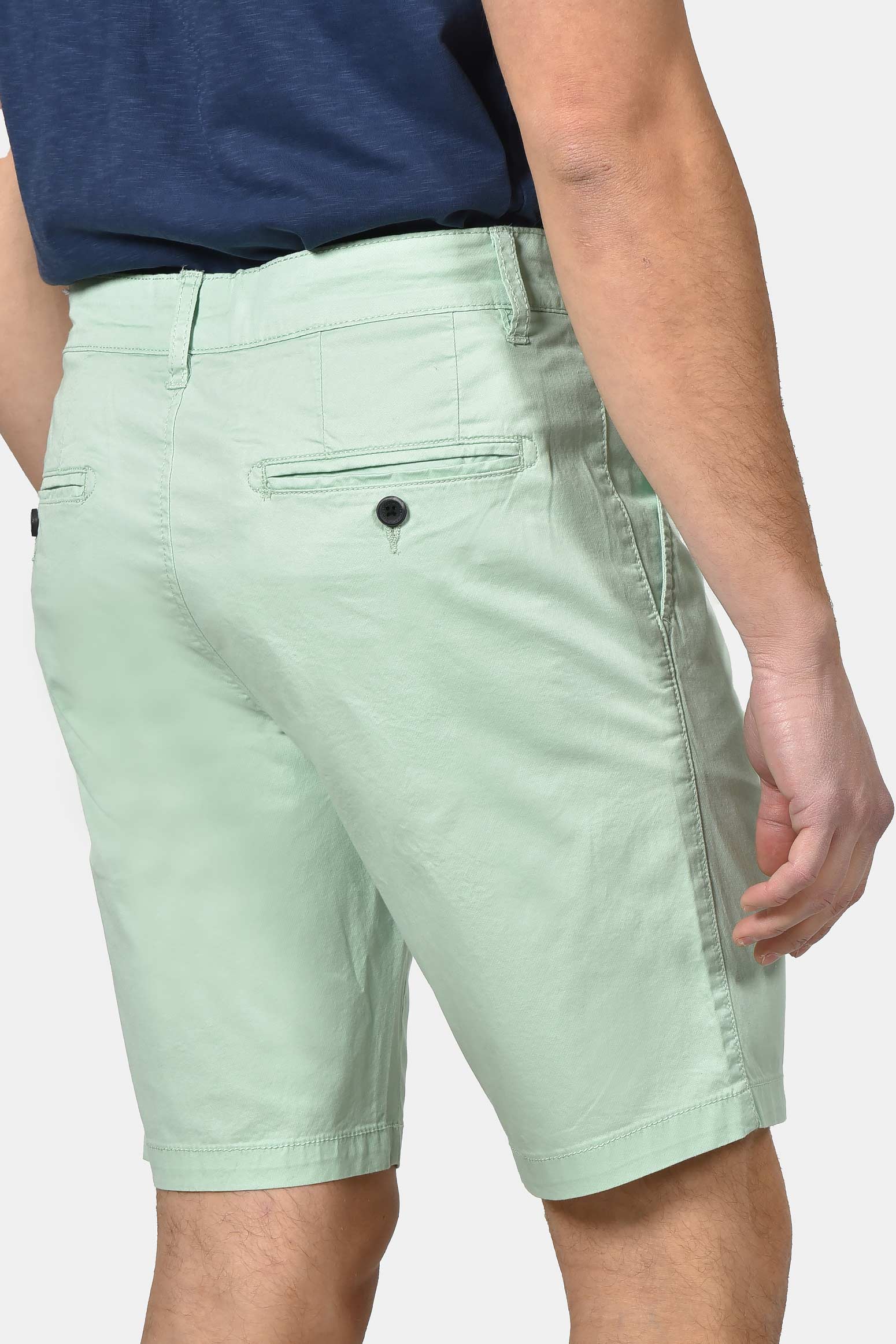 ανδρική-chinos-βερμούδα-βαμβακερή-normal-fit-με-πιέτες-για-άνετη-καλοκαιρινή-εμφάνιση
