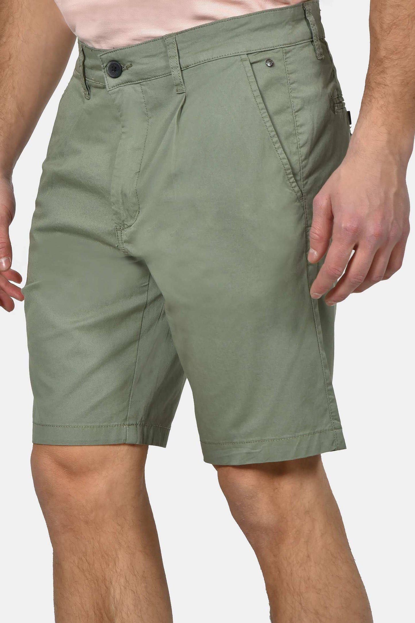 ανδρική-chinos-βερμούδα-βαμβακερή-normal-fit-με-πιέτες-για-άνετη-καλοκαιρινή-εμφάνιση