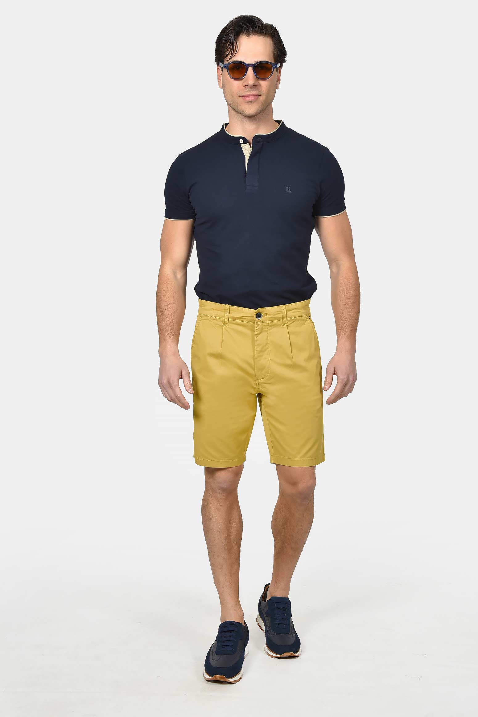 ανδρική-chinos-βερμούδα-βαμβακερή-normal-fit-με-πιέτες-για-άνετη-καλοκαιρινή-εμφάνιση