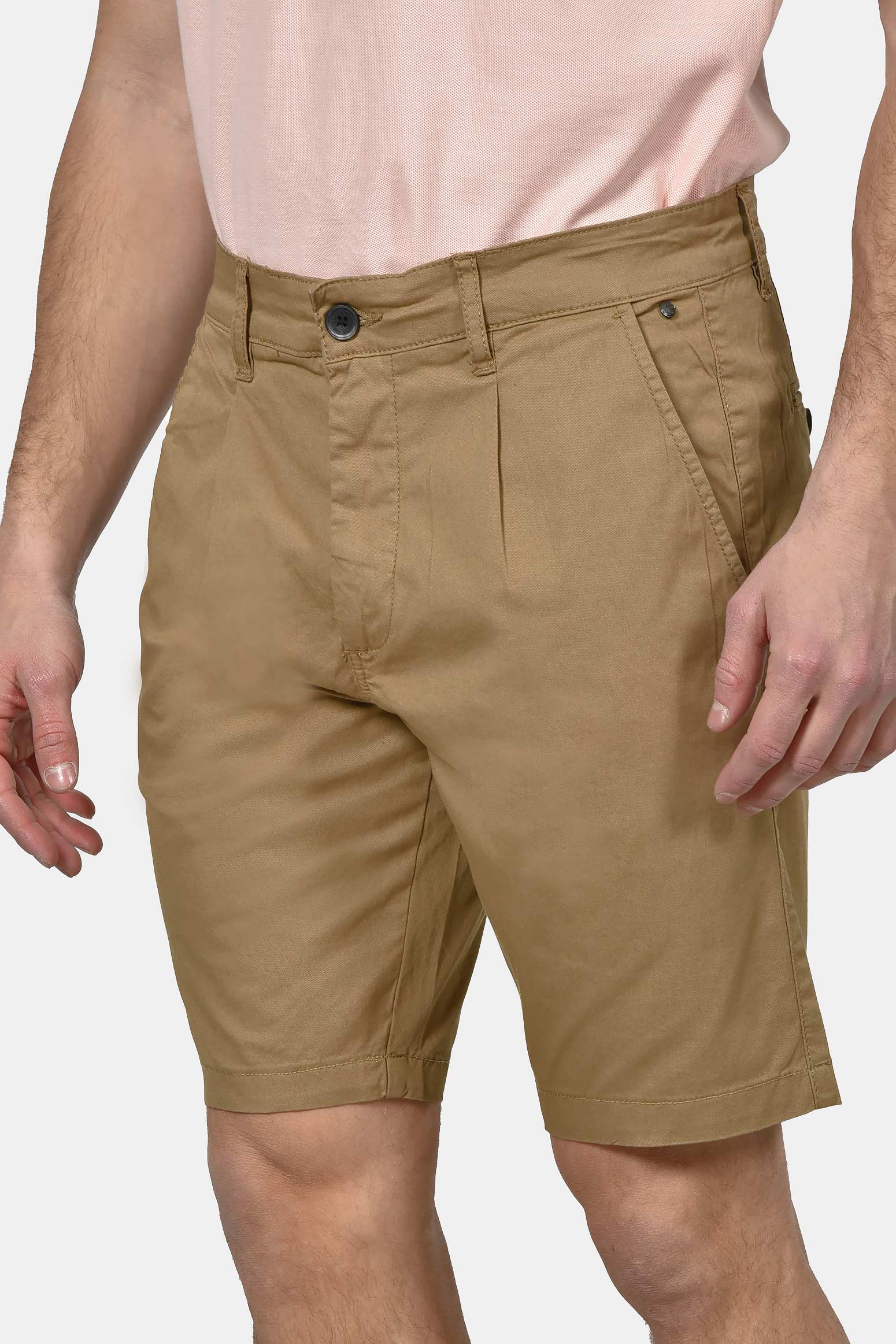 ανδρική-chinos-βερμούδα-βαμβακερή-normal-fit-με-πιέτες-για-άνετη-καλοκαιρινή-εμφάνιση