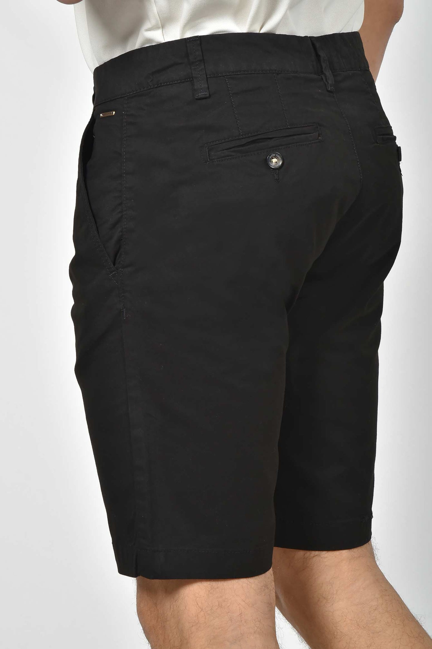 ανδρική-βαμβακερή-chinos-βερμούδα-slim-fit-με-καθαρή-γραμμή-&-ελαστική-άνεση