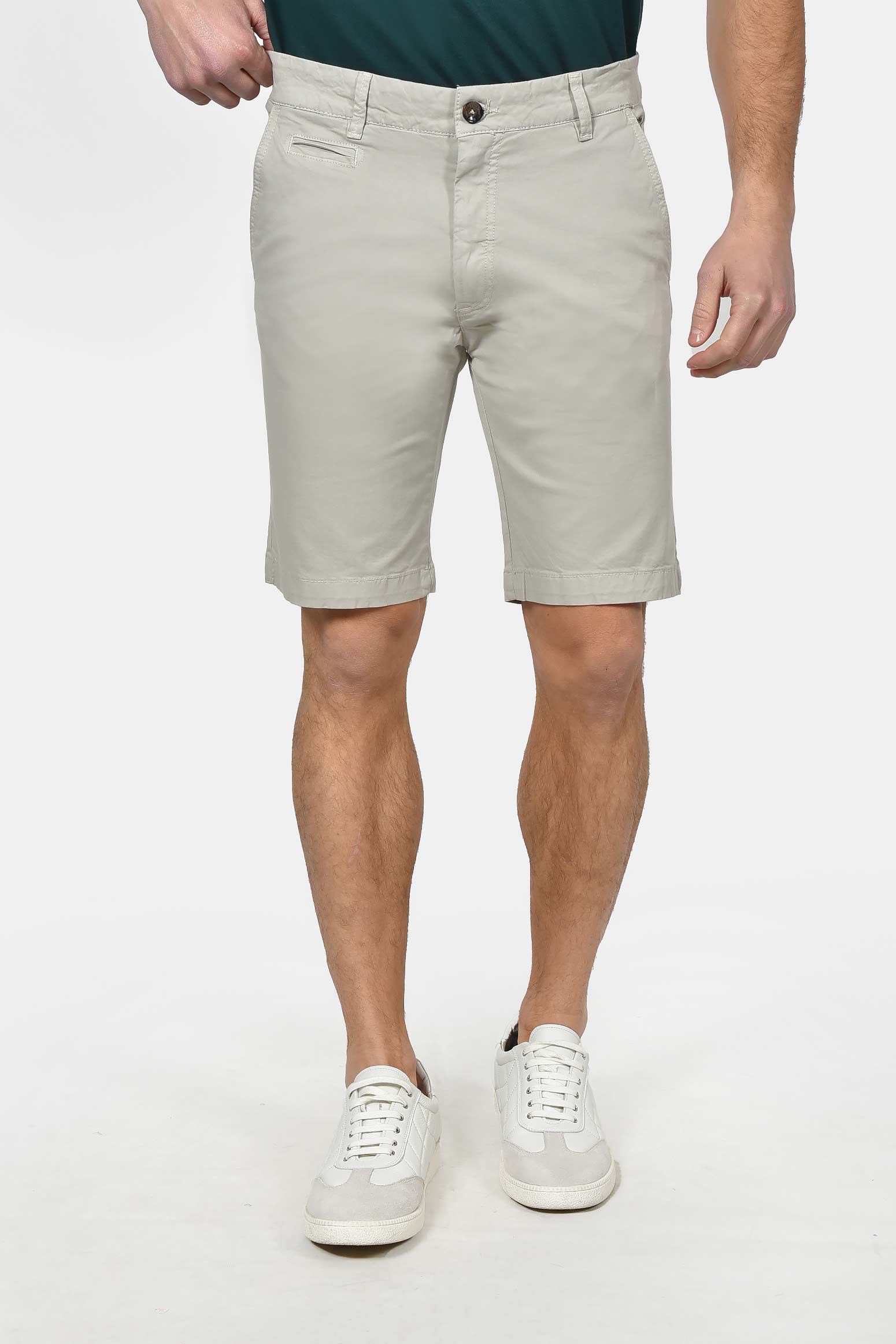ανδρική-βαμβακερή-chinos-βερμούδα-slim-fit-με-καθαρή-γραμμή-&-ελαστική-άνεση